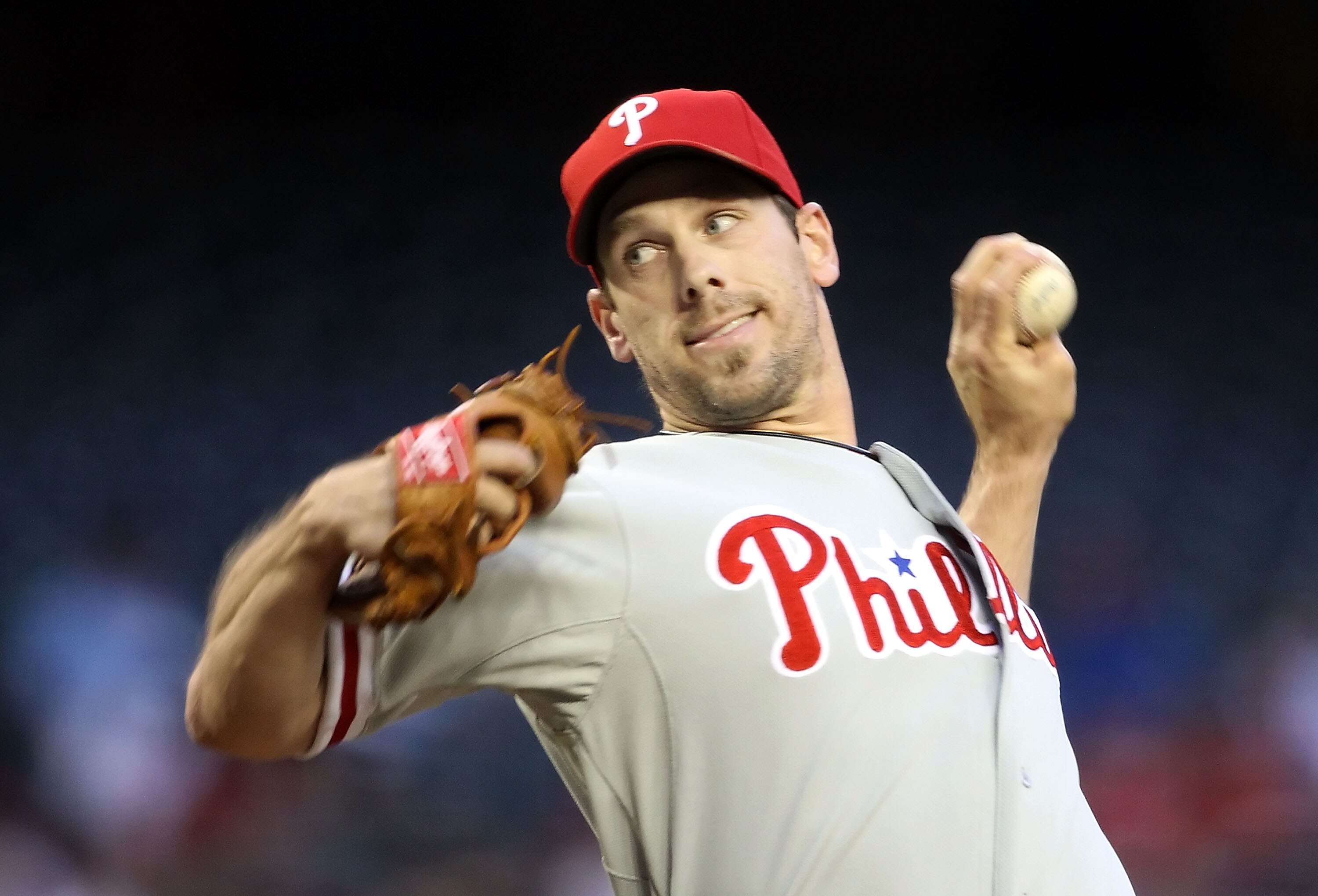 PHOENIX, AZ - APRIL 25:  Starting pitcher Cliff Lee #33 of the Philadelphia Phillies pitches against the Arizona Diamondbacks during the Major League Baseball game at Chase Field on April 25, 2011 in Phoenix, Arizona.  (Photo by Christian Petersen/Getty I