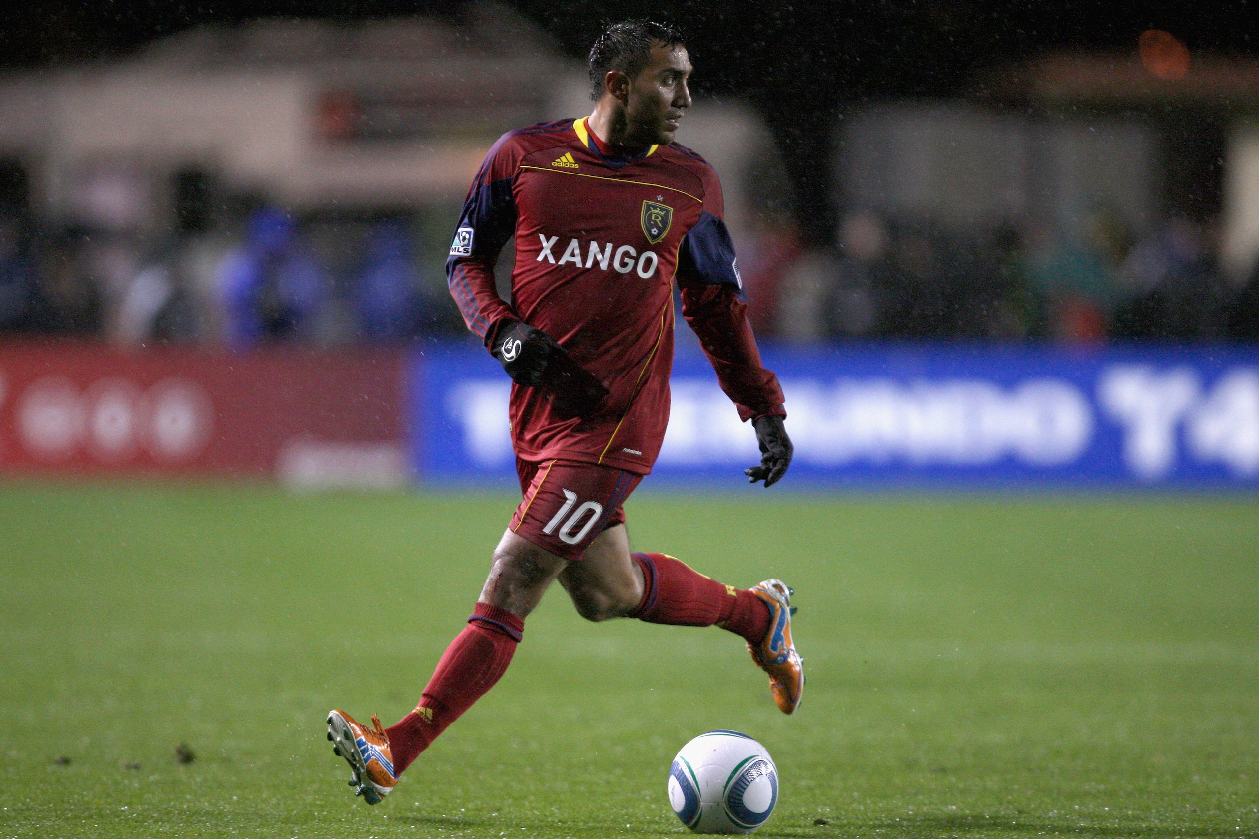 SANTA CLARA, CA - MARCH 19:  Arturo Alvarez #10 of Real Salt Lake in action during their game against the San Jose Earthquakes at Buck Shaw Stadium on March 19, 2011 in Santa Clara, California.  (Photo by Ezra Shaw/Getty Images)