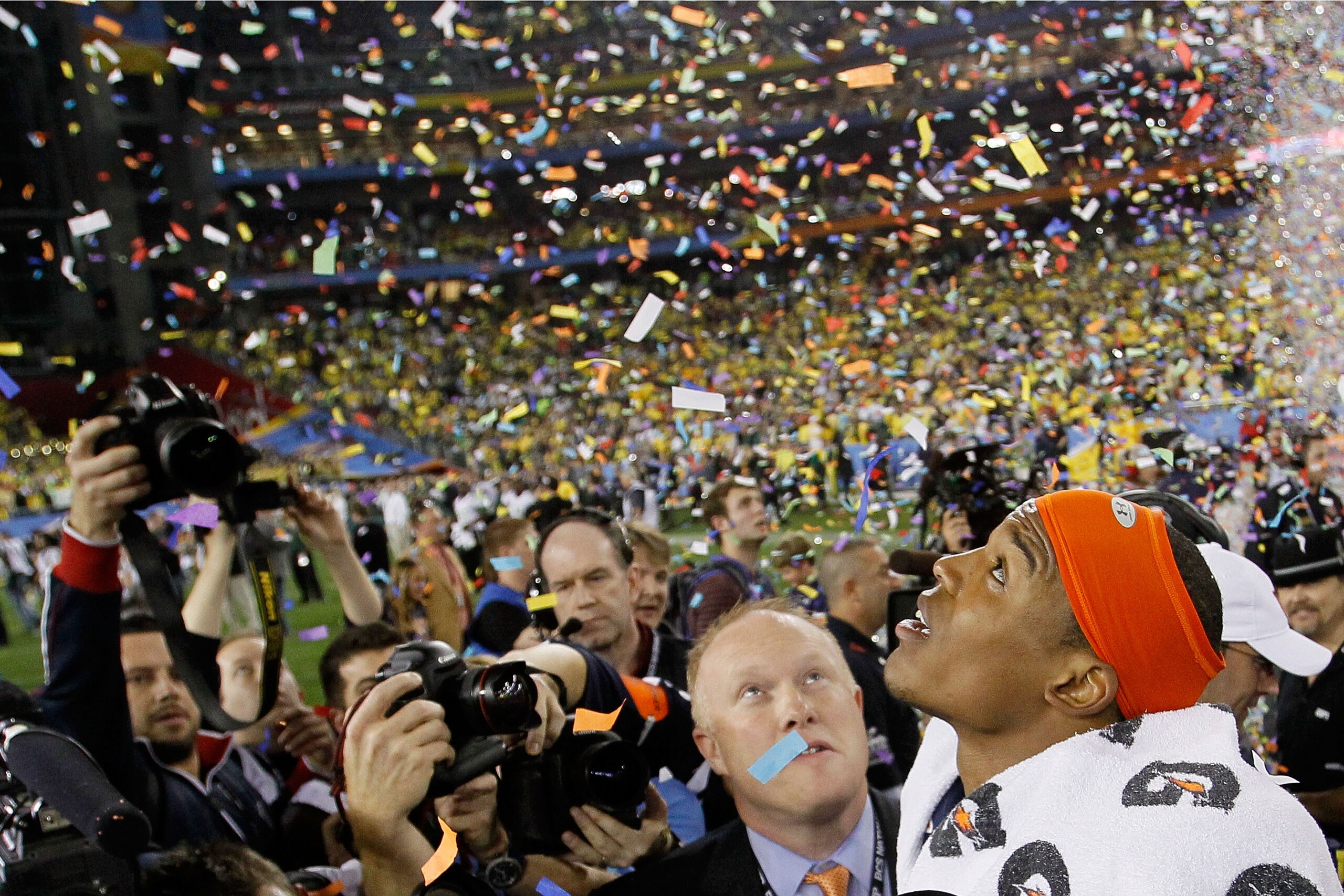 GLENDALE, AZ - JANUARY 10: Quarterback Cameron Newton #2 of the Auburn Tigers celebrates their 22-19 victory after defeating the Oregon Ducks in the Tostitos BCS National Championship Game at University of Phoenix Stadium on January 10, 2011 in Glendale, GLENDALE, AZ - JANUARY 10: Quarterback Cameron Newton #2 of the Auburn Tigers celebrates their 22-19 victory after defeating the Oregon Ducks in the Tostitos BCS National Championship Game at University of Phoenix Stadium on January 10, 2011 in Glendale,