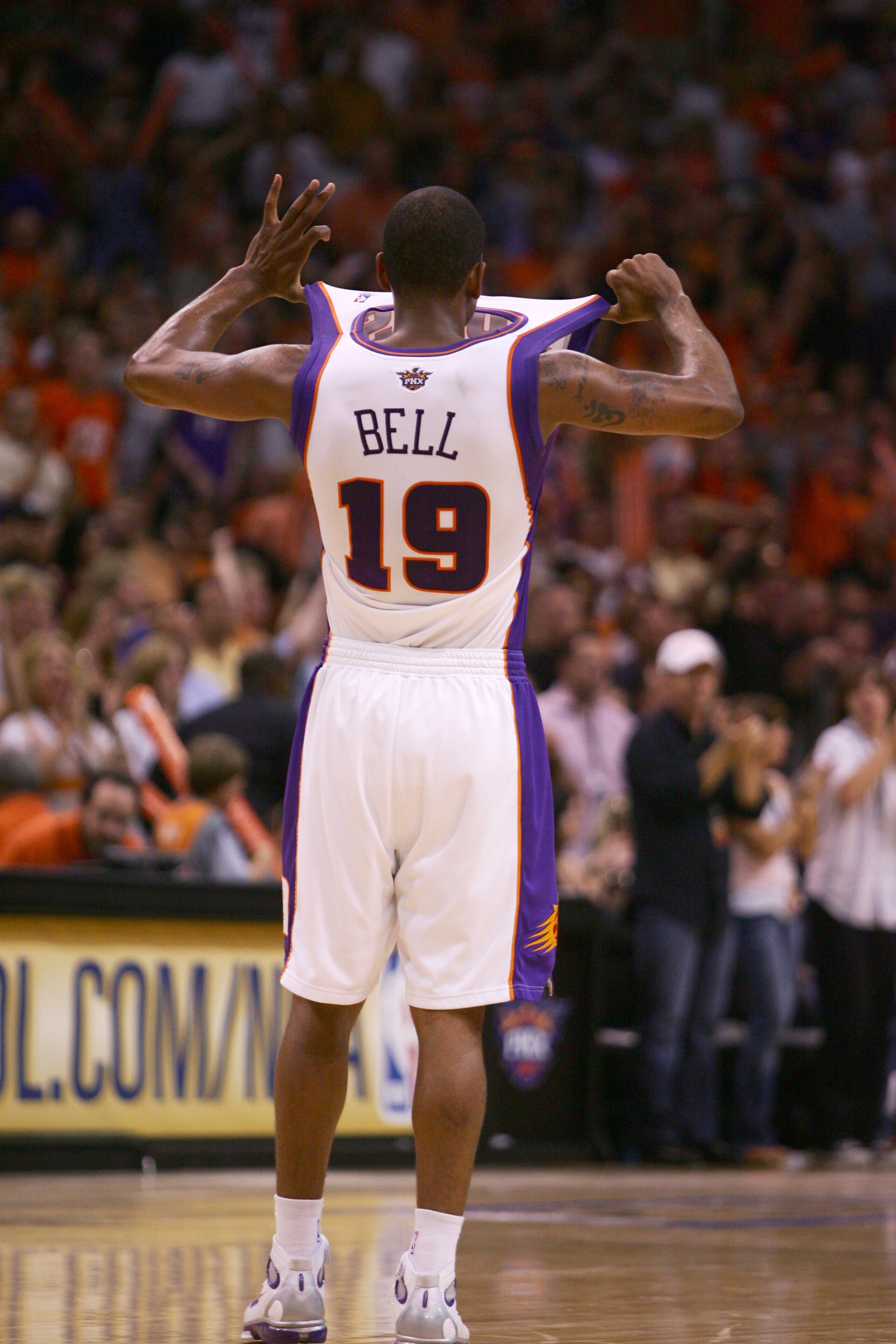 PHOENIX - MAY 6:  Raja Bell #19 of the Phoenix Suns cools himself in Game 7 of the Western Conference Quarterfinals against the Los Angeles Lakers during the 2006 NBA Playoffs at the US Airways Center on May 6, 2006 in Phoenix, Arizona.  The Lakers lost 1