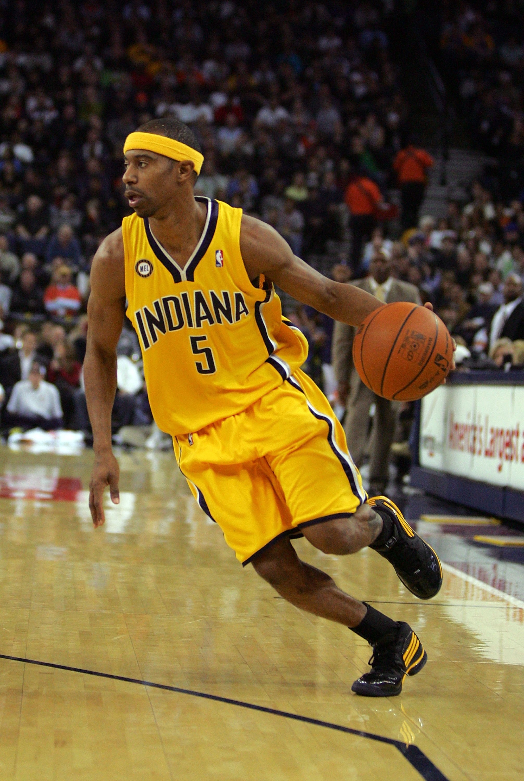 OAKLAND, CA - NOVEMBER 30:  T.J. Ford #5 of the Indiana Pacers in action during their game against the Golden State Warriors at Oracle Arena on November 30, 2009 in Oakland, California. NOTE TO USER: User expressly acknowledges and agrees that, by downloa