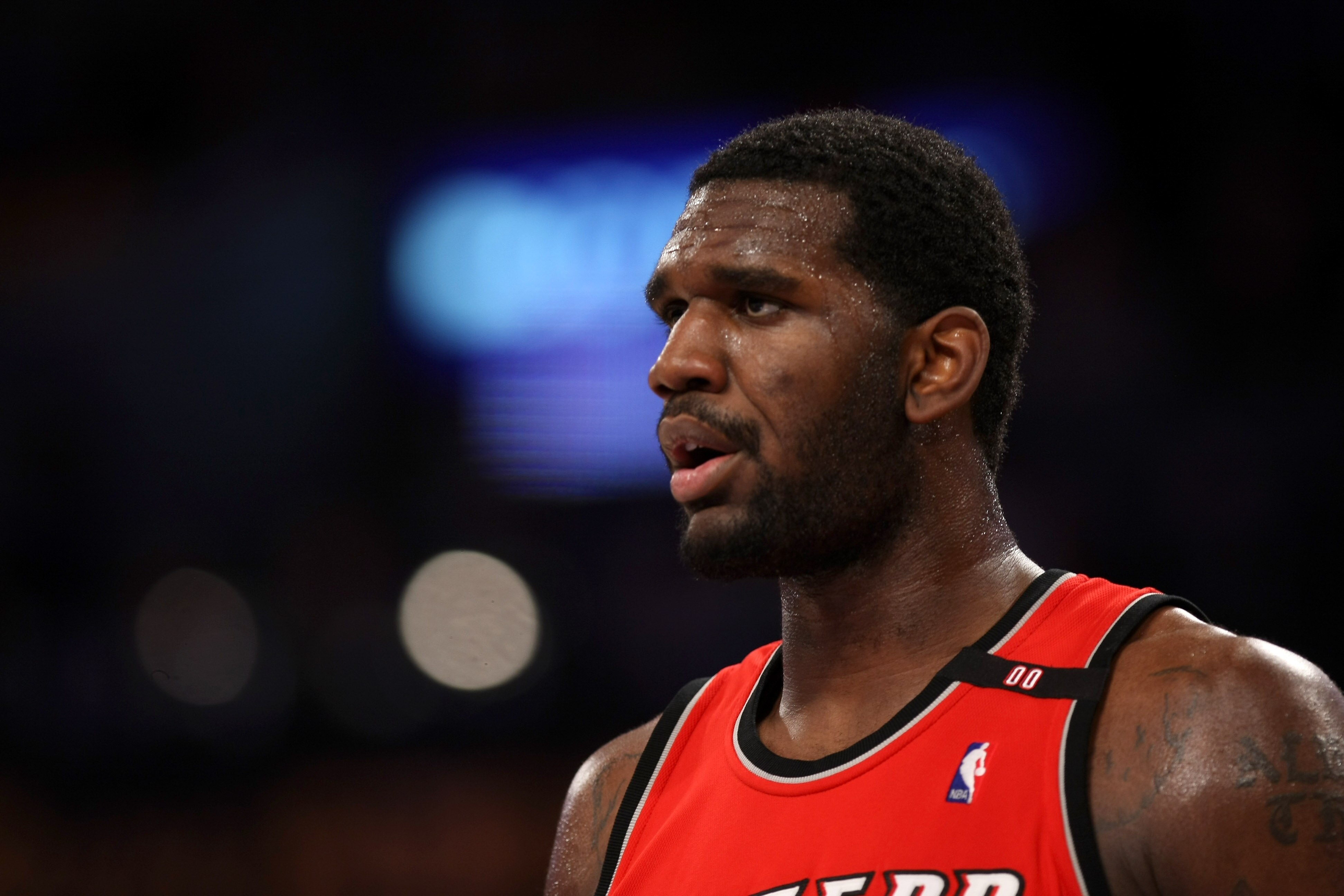 LOS ANGELES, CA - JANUARY 04:  Greg Oden #52 of  the Portland Trail Blazers waits for play against the Los Angeles Lakers on January 4, 2009 at Staples Center in Los Angeles, California.  The Lakers won 100-86.   NOTE TO USER: User expressly acknowledges