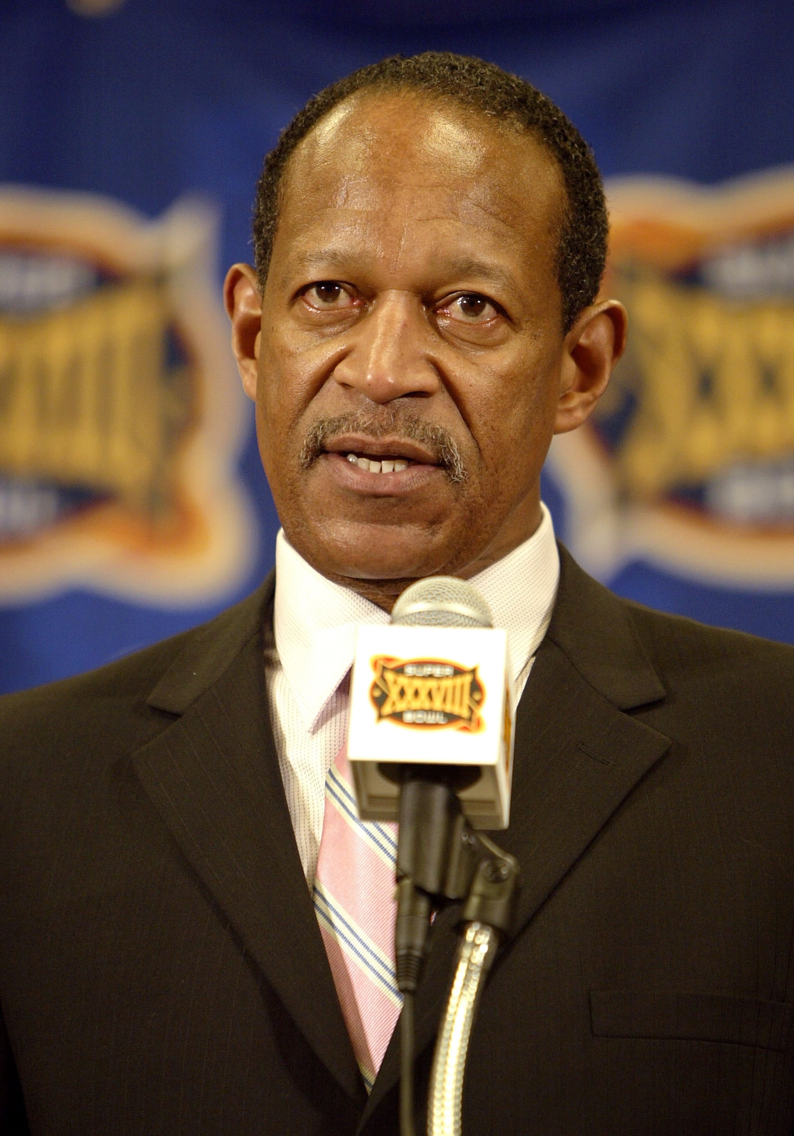 HOUSTON - JANUARY 29:  Gene Upshaw, executive director of the NFL players association, addresses the media on January 29, 2004 at the Houston Convention Center before Super Bowl XXXVIII between the New England Patriots and the Carolina Panthers in Houston