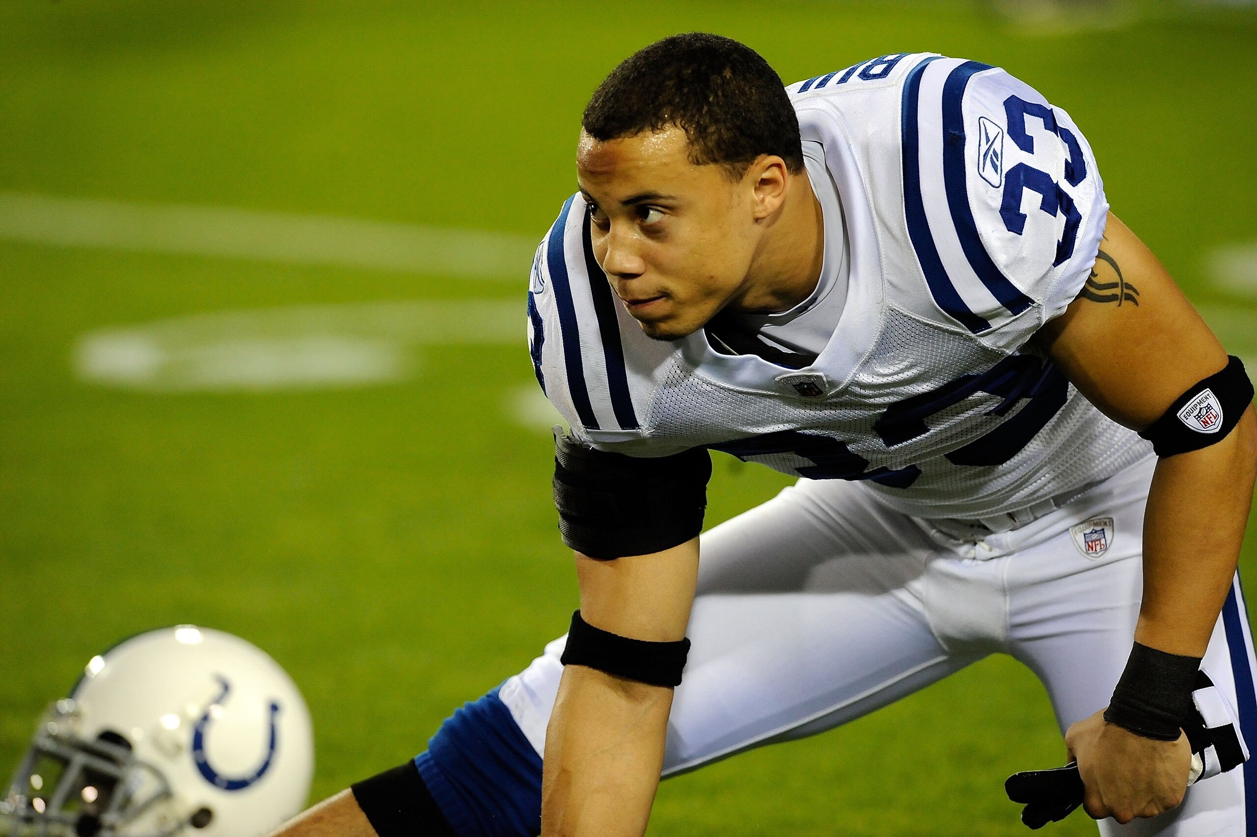 JACKSONVILLE, FL - DECEMBER 18: Melvin Bullitt #33 of the Indianapolis Colts stretches prior to the game against the Jacksonville Jaguars at Jacksonville Municipal Stadium on December 18, 2008 in Jacksonville, Florida.  (Photo by Sam Greenwood/Getty Image