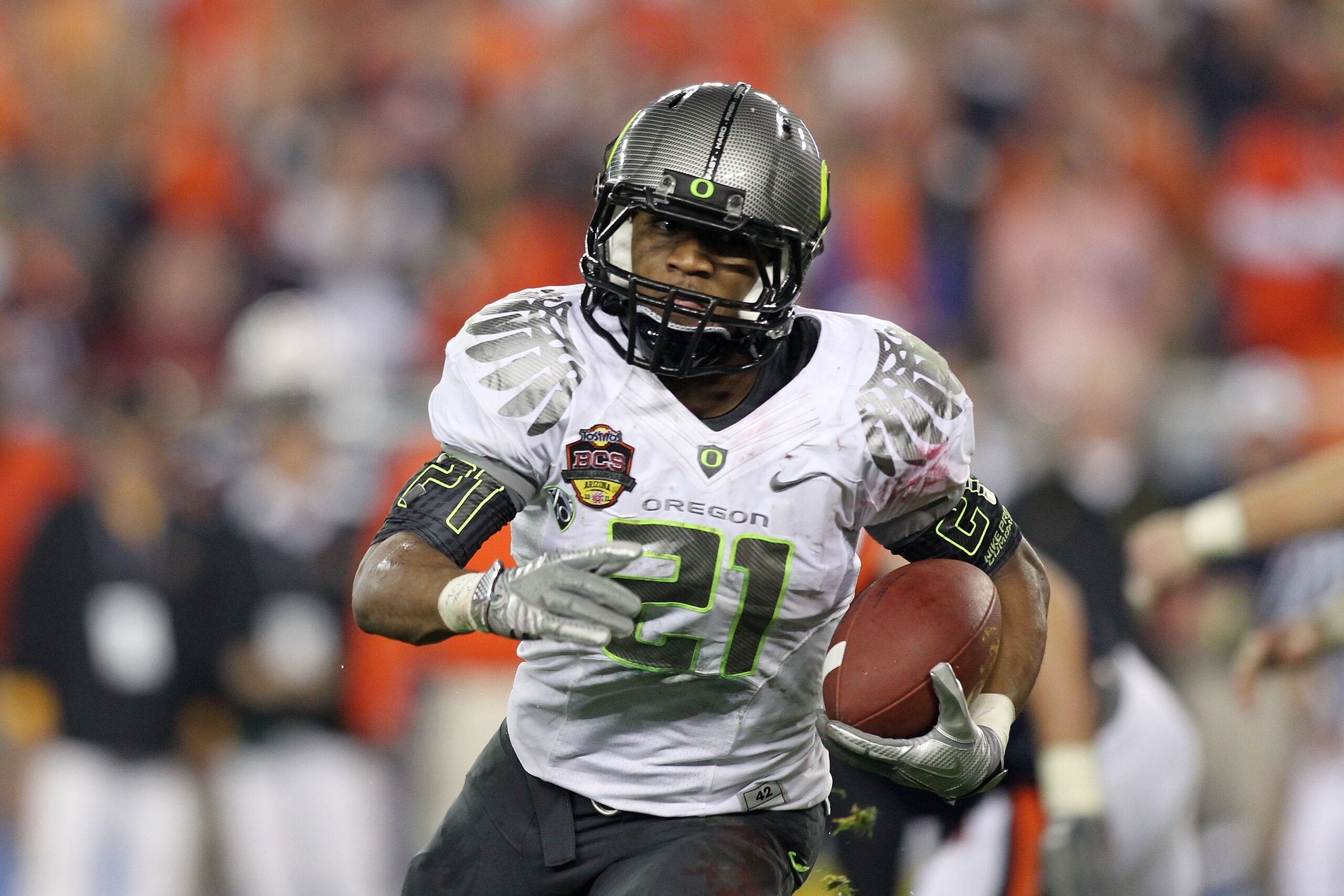 GLENDALE, AZ - JANUARY 10: LaMichael James #21 of the Oregon Ducks runs down field against the Auburn Tigers during the Tostitos BCS National Championship Game at University of Phoenix Stadium on January 10, 2011 in Glendale, Arizona. (Photo by Jonathan GLENDALE, AZ - JANUARY 10: LaMichael James #21 of the Oregon Ducks runs down field against the Auburn Tigers during the Tostitos BCS National Championship Game at University of Phoenix Stadium on January 10, 2011 in Glendale, Arizona. (Photo by Jonathan