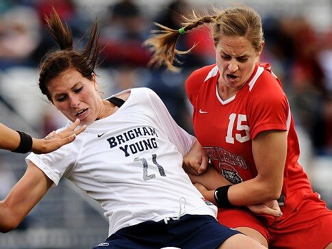 photo courtesy http://ryanericsongcanlas.wordpress.com/2009/11/19/the-best-female-soccer-player-ever/