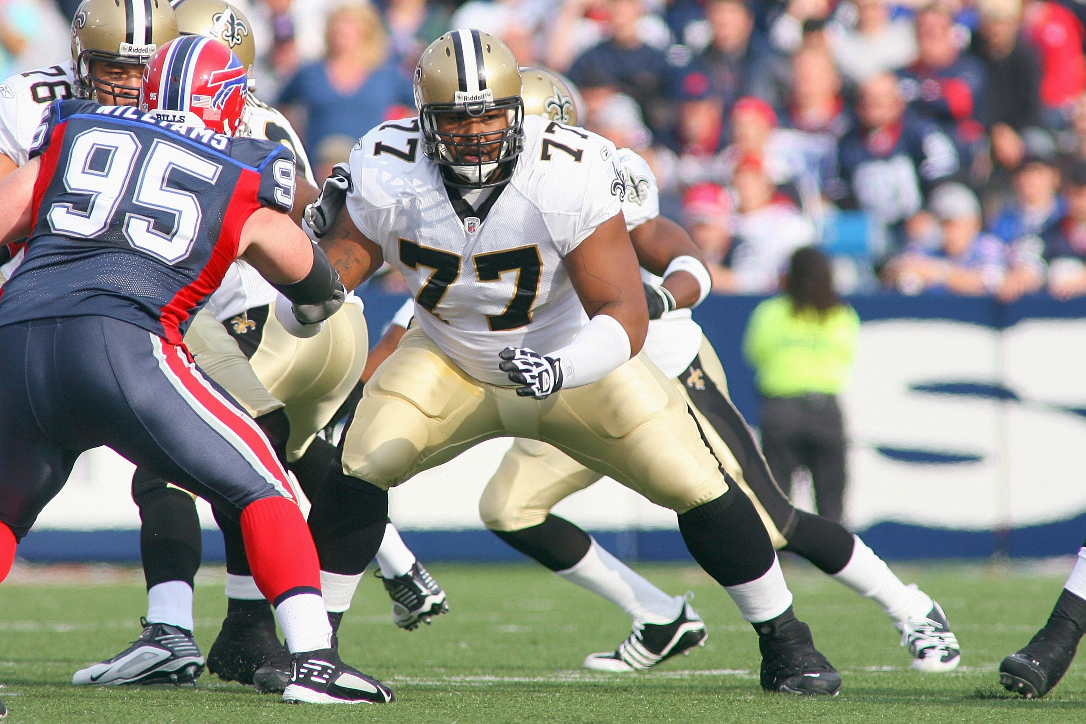 ORCHARD PARK, NY - SEPTEMBER 27:  Carl Nicks #77 of the New Orleans Saints moves on the line during the game against the Buffalo Bills at Ralph Wilson Stadium on September 27, 2009 in Orchard Park, New York. The Saints won 27-7. (Photo by Rick Stewart/Get
