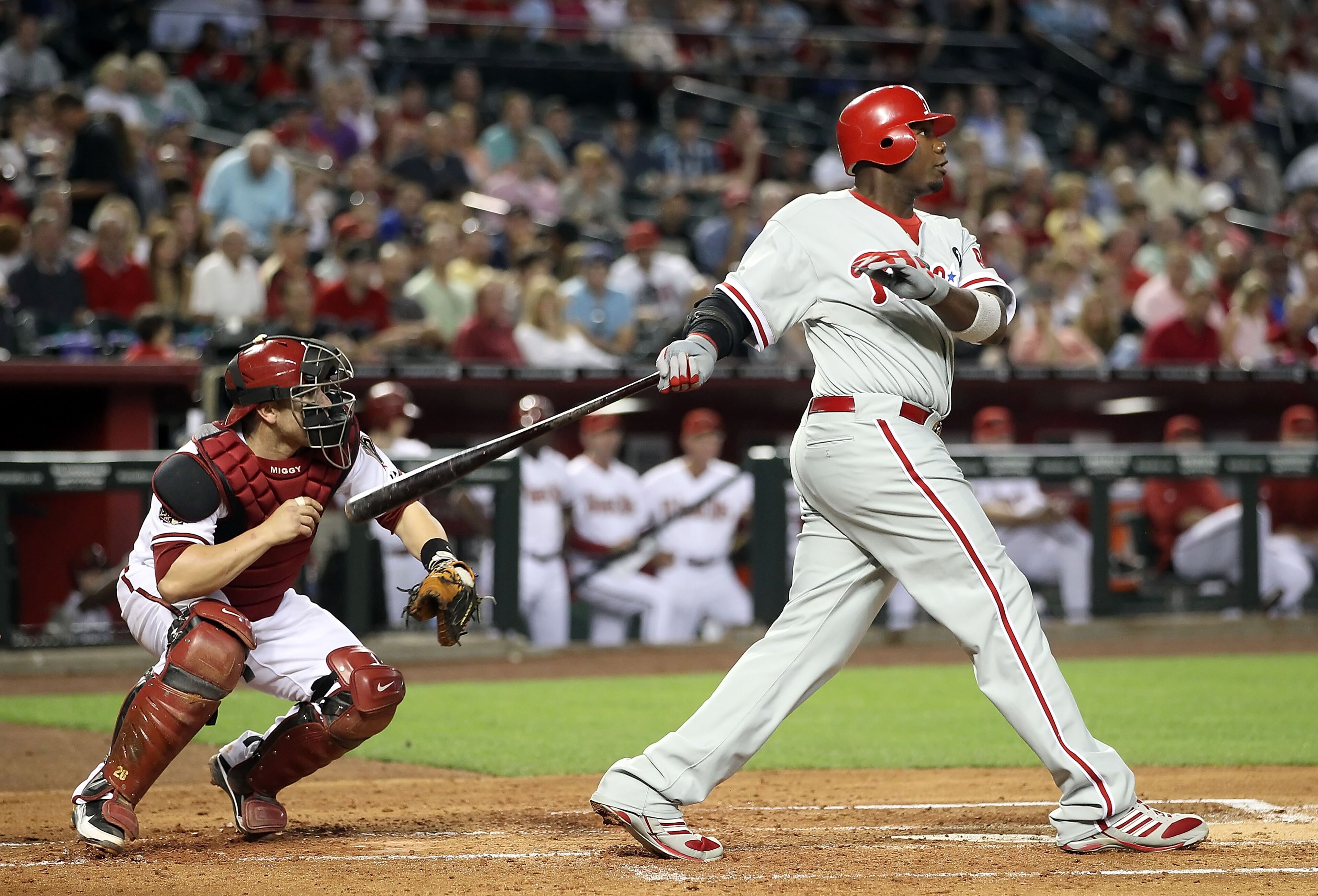 PHOENIX, AZ - APRIL 25: Ryan Howard #6 of the Philadelphia Phillies bats against the Arizona Diamondbacks during the Major League Baseball game at Chase Field on April 25, 2011 in Phoenix, Arizona. (Photo by Christian Petersen/Getty Images) PHOENIX, AZ - APRIL 25: Ryan Howard #6 of the Philadelphia Phillies bats against the Arizona Diamondbacks during the Major League Baseball game at Chase Field on April 25, 2011 in Phoenix, Arizona. (Photo by Christian Petersen/Getty Images)