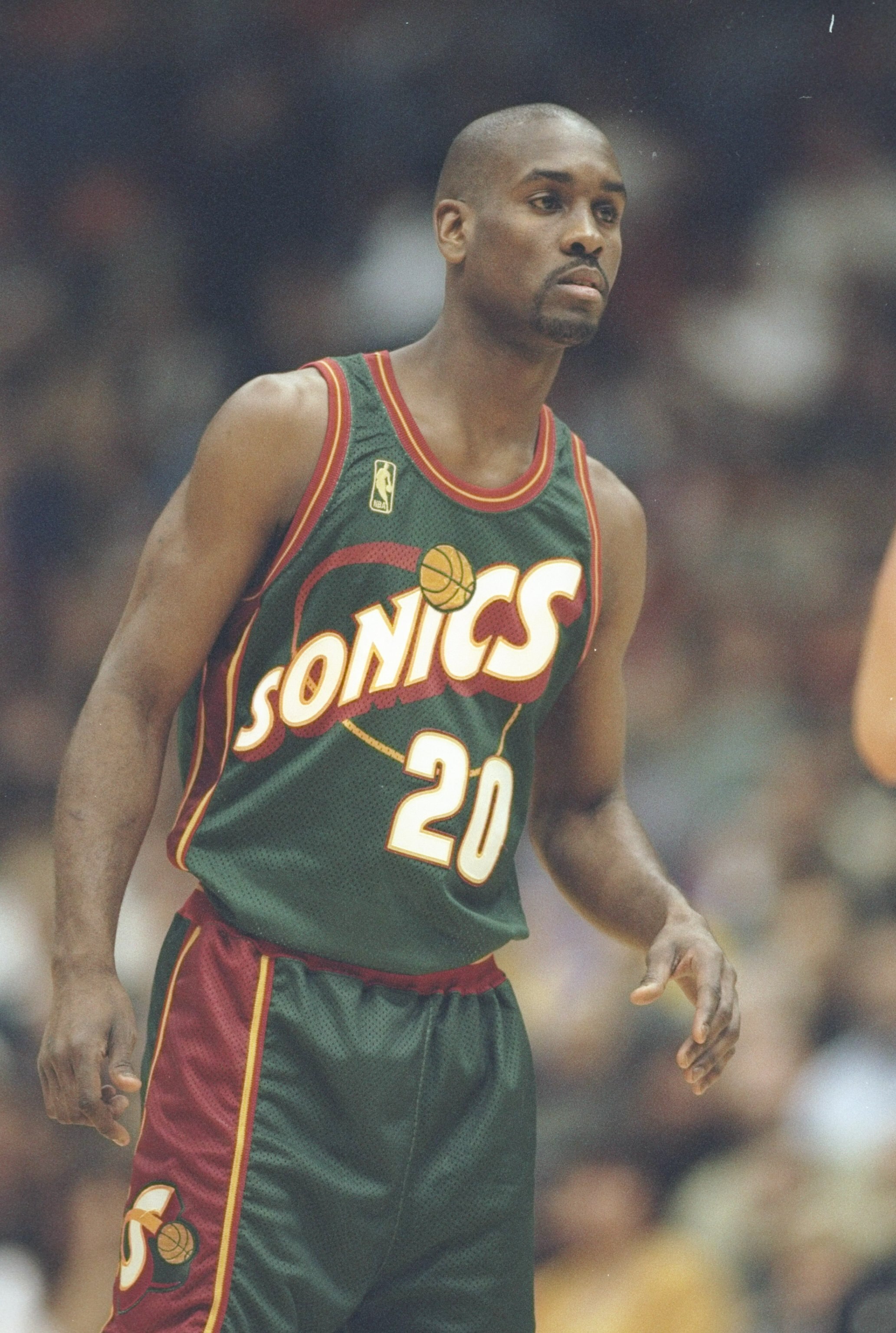 3 Dec 1996:  Guard Gary Payton of the Seattle Supersonics dribbles the ball down the court during a game against the Los Angeles Lakers at the Great Western Forum in Inglewood, California.  The Lakers won the game 110-106. Mandatory Credit: Stephen Dunn