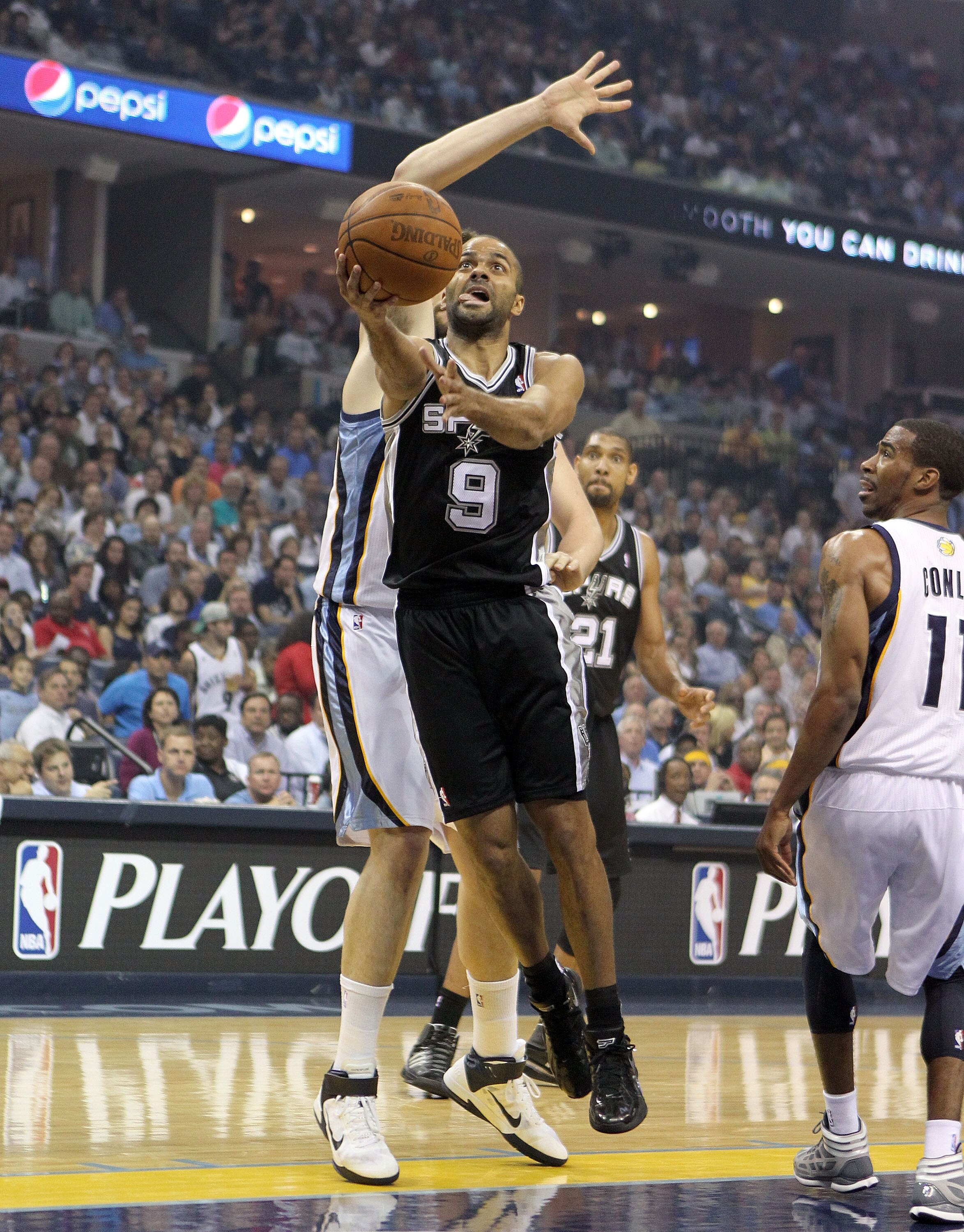 MEMPHIS, TN - APRIL 25:  Tony Parker #9 of the San Antonio Spurs shoots the ball during the game against the Memphis Grizzlies in Game Four of the Western Conference Quarterfinals in the 2011 NBA Playoffs at FedExForum on April 25, 2011 in Memphis, Tennes