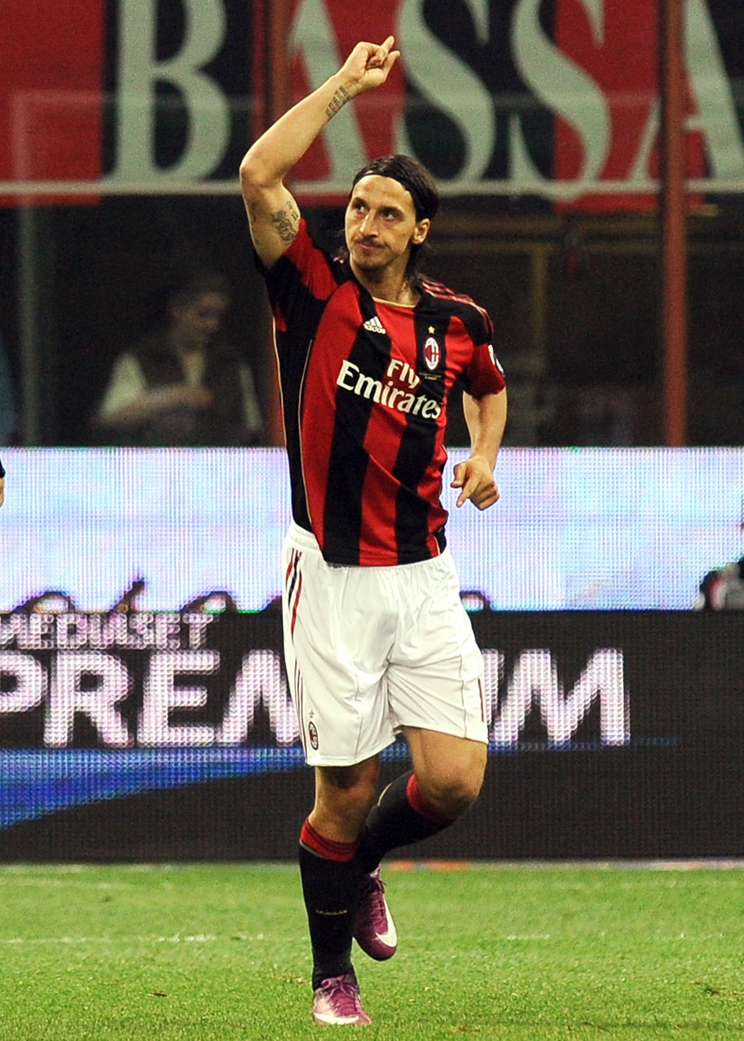 MILAN, ITALY - APRIL 20: Zlatan Ibrahimovic of Milan celebrates after scoring the opening goal during the TIM Cup semifinal match between AC Milan and US Citta di Palermo at Stadio Giuseppe Meazza on April 20, 2011 in Milan, Italy. (Photo by Tullio M. P MILAN, ITALY - APRIL 20: Zlatan Ibrahimovic of Milan celebrates after scoring the opening goal during the TIM Cup semifinal match between AC Milan and US Citta di Palermo at Stadio Giuseppe Meazza on April 20, 2011 in Milan, Italy. (Photo by Tullio M. P