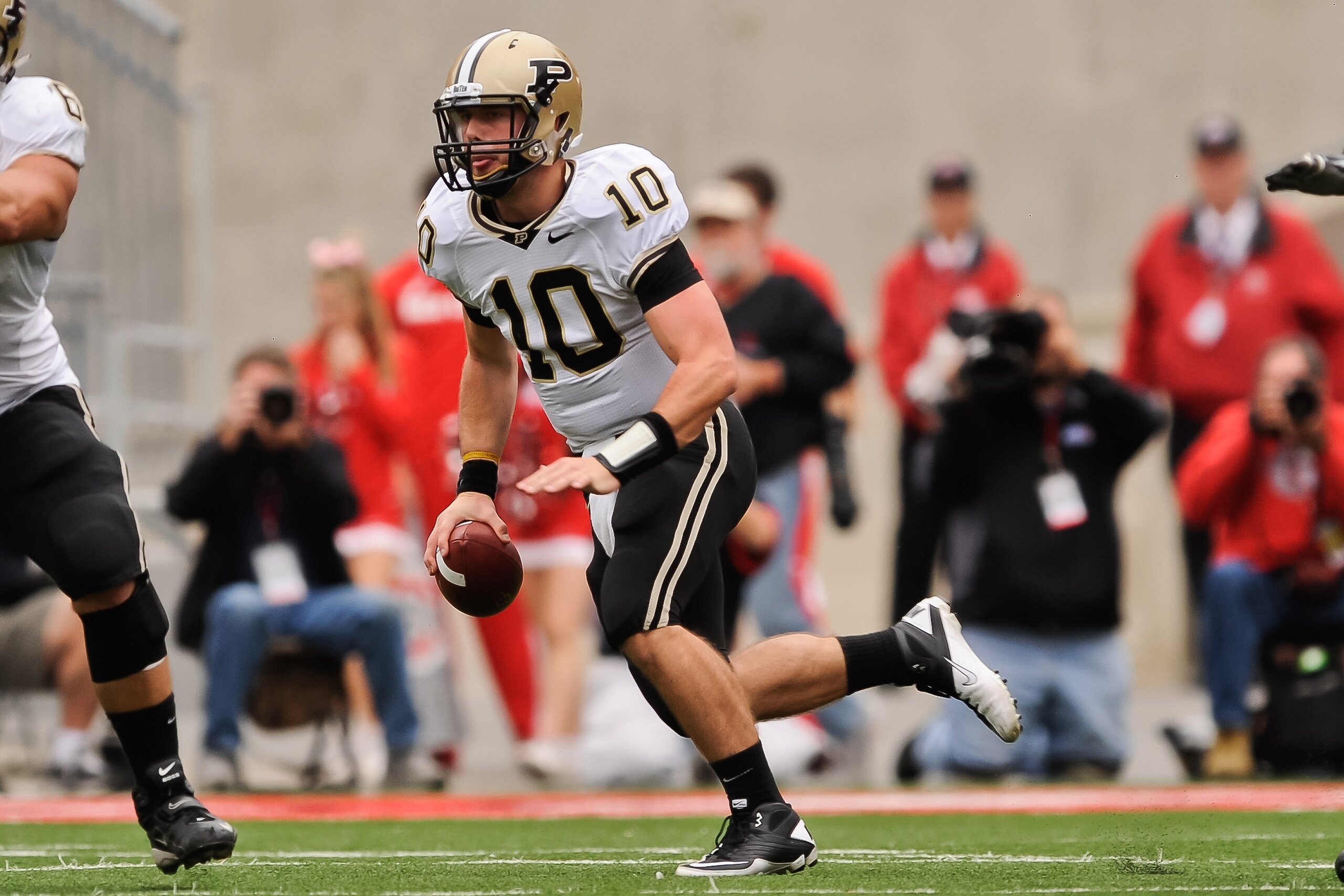 COLUMBUS, OH - OCTOBER 23: Quarterback Sean Robinson #10 of the Purdue Boilermakers runs with the ball against the Ohio State Buckeyes at Ohio Stadium on October 23, 2010 in Columbus, Ohio. (Photo by Jamie Sabau/Getty Images) COLUMBUS, OH - OCTOBER 23: Quarterback Sean Robinson #10 of the Purdue Boilermakers runs with the ball against the Ohio State Buckeyes at Ohio Stadium on October 23, 2010 in Columbus, Ohio. (Photo by Jamie Sabau/Getty Images)