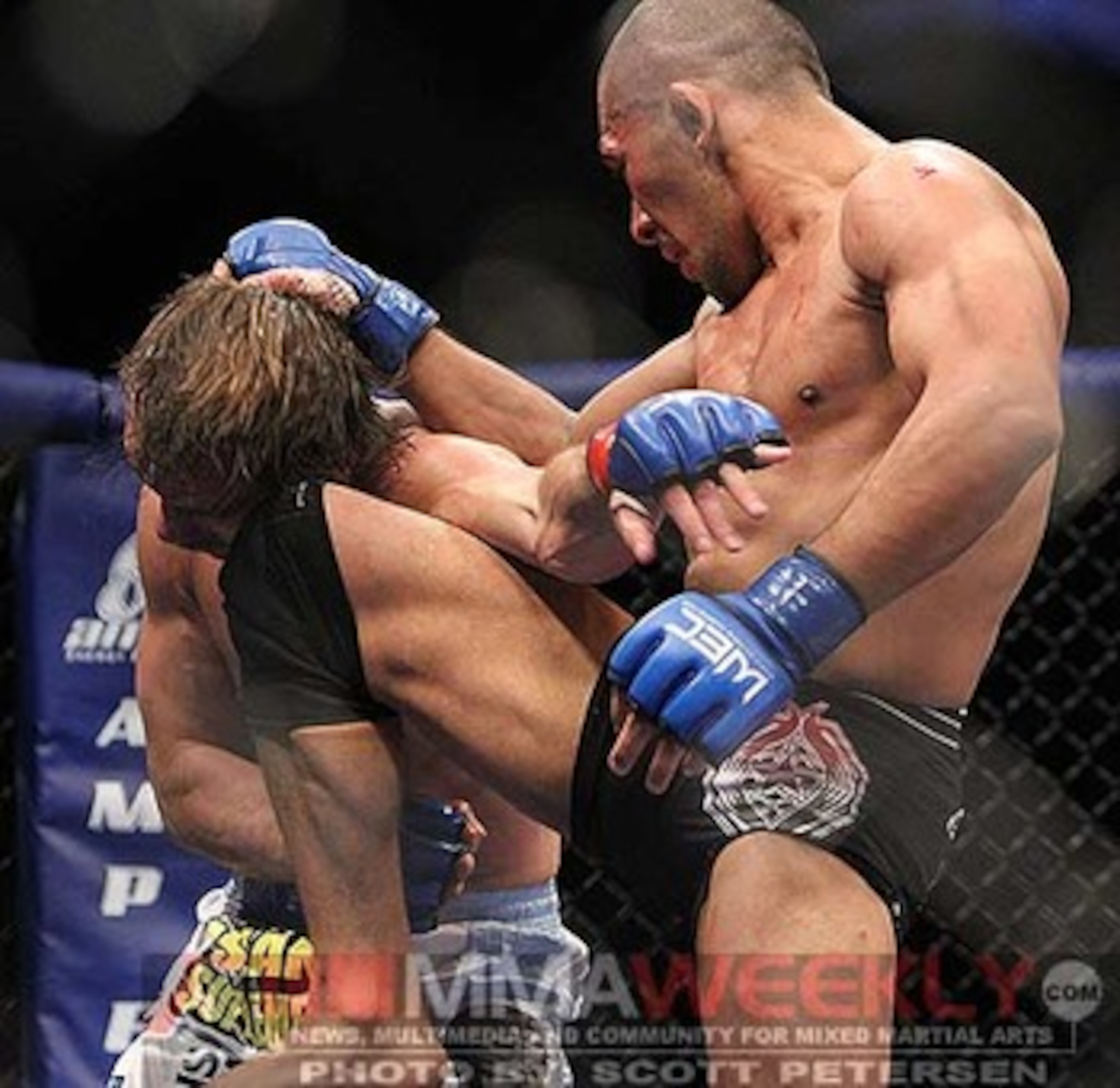 Ivan Menjivar landing a vicious knee strike