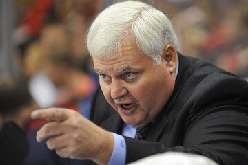Ken Hitchcock, missing a moustache, tells Rick Nash to go pick it back up for him.