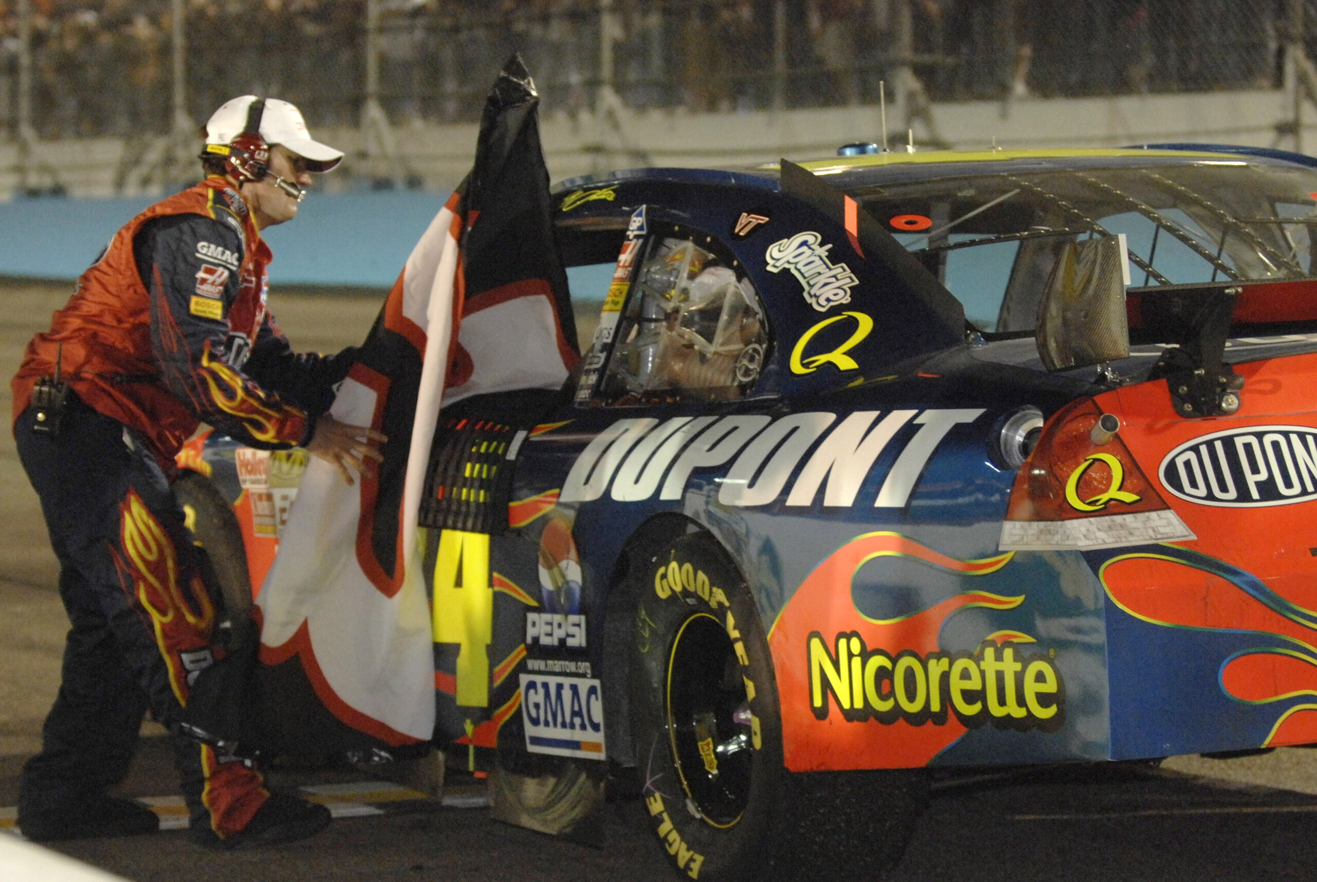 Jeff Gordon takes a victory flag after winning the NASCAR Subway Fresh Fit 500, at Phoenix International Speedway, April 20, 2007 in Phoenix, Arizona. (Photo by A. Messerschmidt/Getty Images) Jeff Gordon takes a victory flag after winning the NASCAR Subway Fresh Fit 500, at Phoenix International Speedway, April 20, 2007 in Phoenix, Arizona. (Photo by A. Messerschmidt/Getty Images)