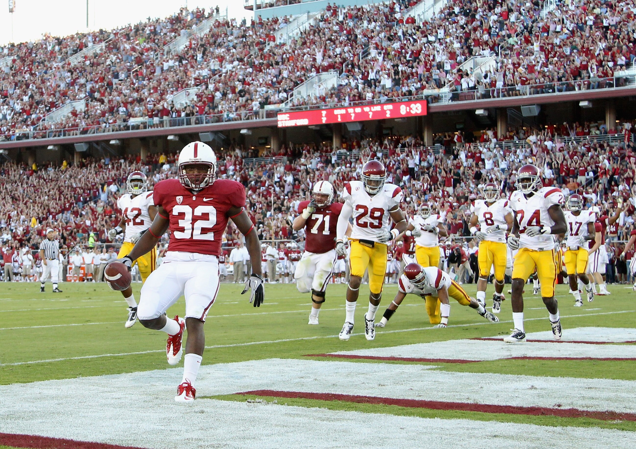 PALO ALTO, CA - OCTOBER 09:  Anthony Wilkerson #32 of the Stanford Cardinal runs the ball in for a touchdown against the USC Trojans at Stanford Stadium on October 9, 2010 in Palo Alto, California.  (Photo by Ezra Shaw/Getty Images)