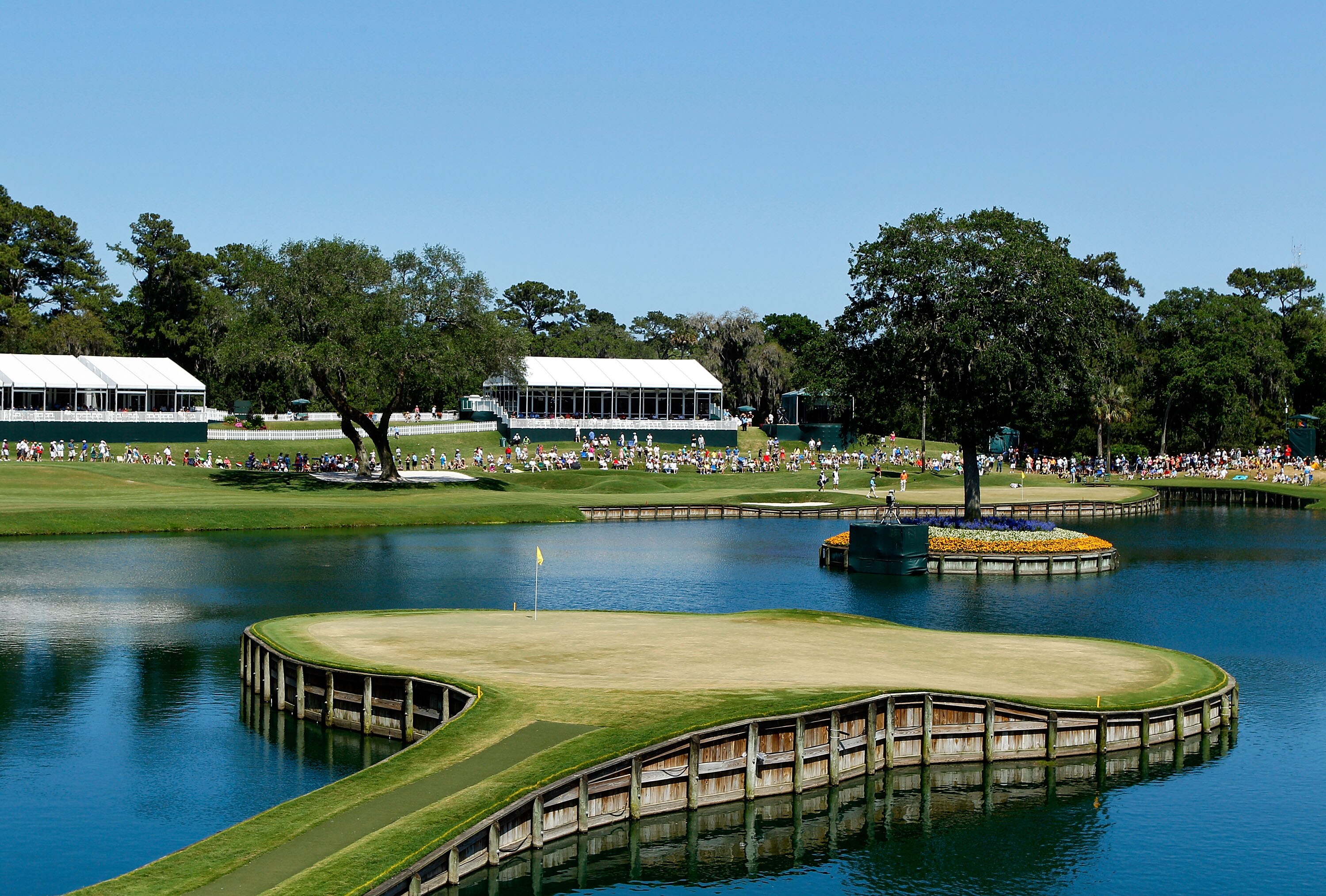 PONTE VEDRA BEACH, FL - MAY 09:  A general view of the 17th green is seen during the final round of THE PLAYERS Championship held at THE PLAYERS Stadium course at TPC Sawgrass on May 9, 2010 in Ponte Vedra Beach, Florida.  (Photo by Scott Halleran/Getty I