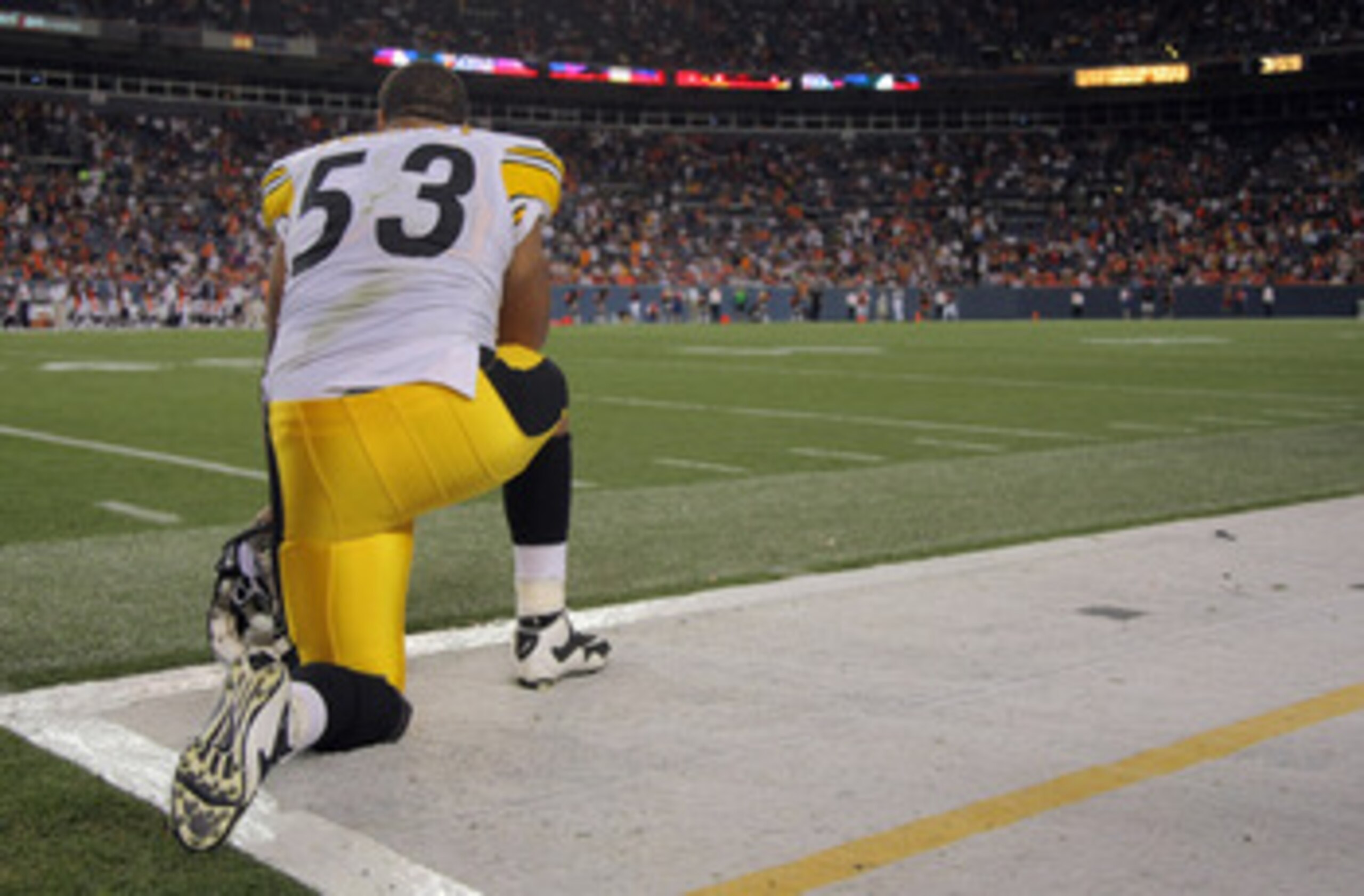 DENVER - AUGUST 29:  Center Maurkice Pouncey #53 of the Pittsburgh Steelers watches from the sidelines against the Denver Broncos during preseason NFL action at INVESCO Field at Mile High on August 29, 2010 in Denver, Colorado. The Broncos defeated the St