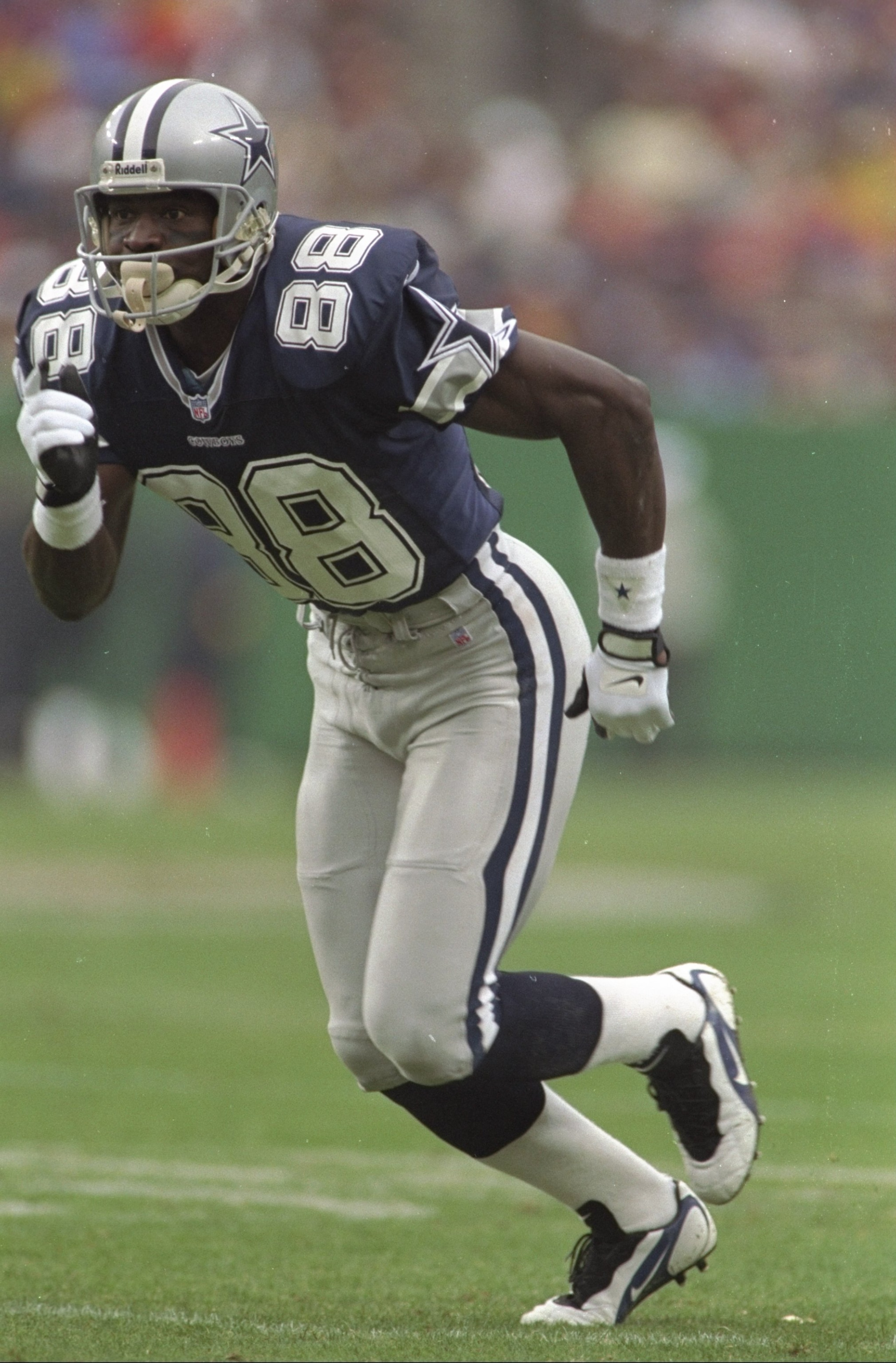 4 Oct 1998:  Wide receiver Michael Irvin #88 of the Dallas Cowboys runs to get open during a game against the Washington Redskins at the Jack Kent Cooke Stadium in Landover, Maryland. The Cowboys defeated the Redskins 31-10.