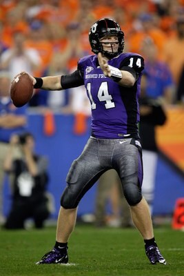 GLENDALE, AZ - JANUARY 04:  Quarterback Andy Dalton #14 of the TCU Horned Frogs passes the ball against the Boise State Broncos during the Tostitos Fiesta Bowl at the Universtity of Phoenix Stadium on January 4, 2010 in Glendale, Arizona.  (Photo by Jamie