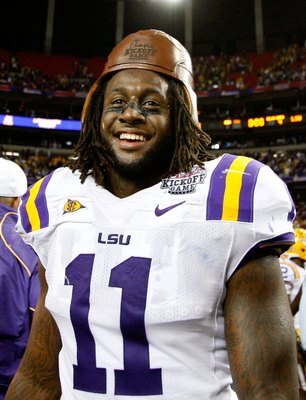 ATLANTA - SEPTEMBER 04:  Kelvin Sheppard #11 of the LSU Tigers against the North Carolina Tar Heels during the Chick-fil-A Kickoff Game at Georgia Dome on September 4, 2010 in Atlanta, Georgia.  (Photo by Kevin C. Cox/Getty Images)