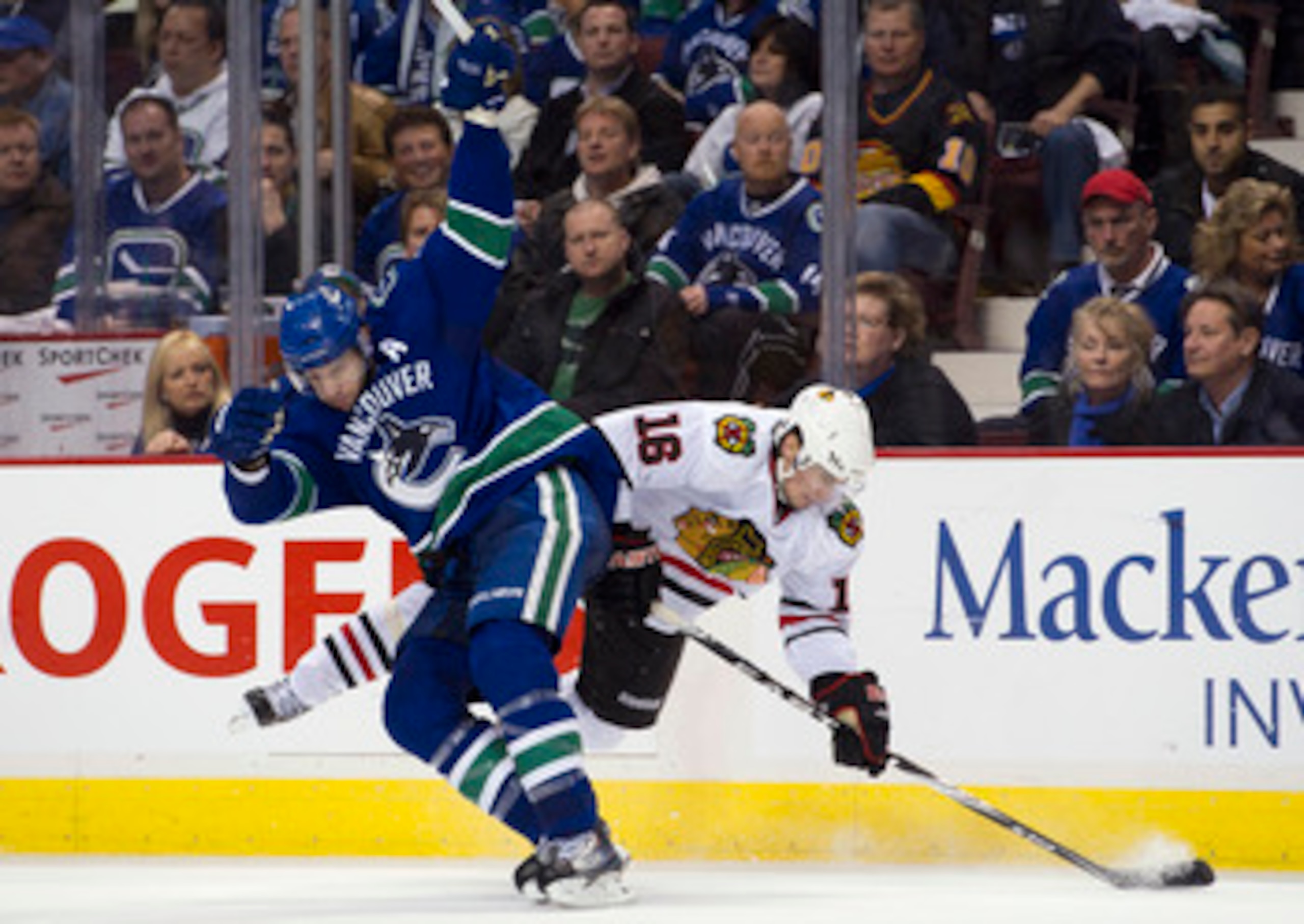 VANCOUVER, CANADA - APRIL 15: Ryan Kesler #17 of the Vancouver Canucks and Marcus Kruger #16 of the Chicago Blackhawks collide during the third period in Game Two of the Western Conference Quarterfinals during the 2011 NHL Stanley Cup Playoffs on April 15 VANCOUVER, CANADA - APRIL 15: Ryan Kesler #17 of the Vancouver Canucks and Marcus Kruger #16 of the Chicago Blackhawks collide during the third period in Game Two of the Western Conference Quarterfinals during the 2011 NHL Stanley Cup Playoffs on April 15