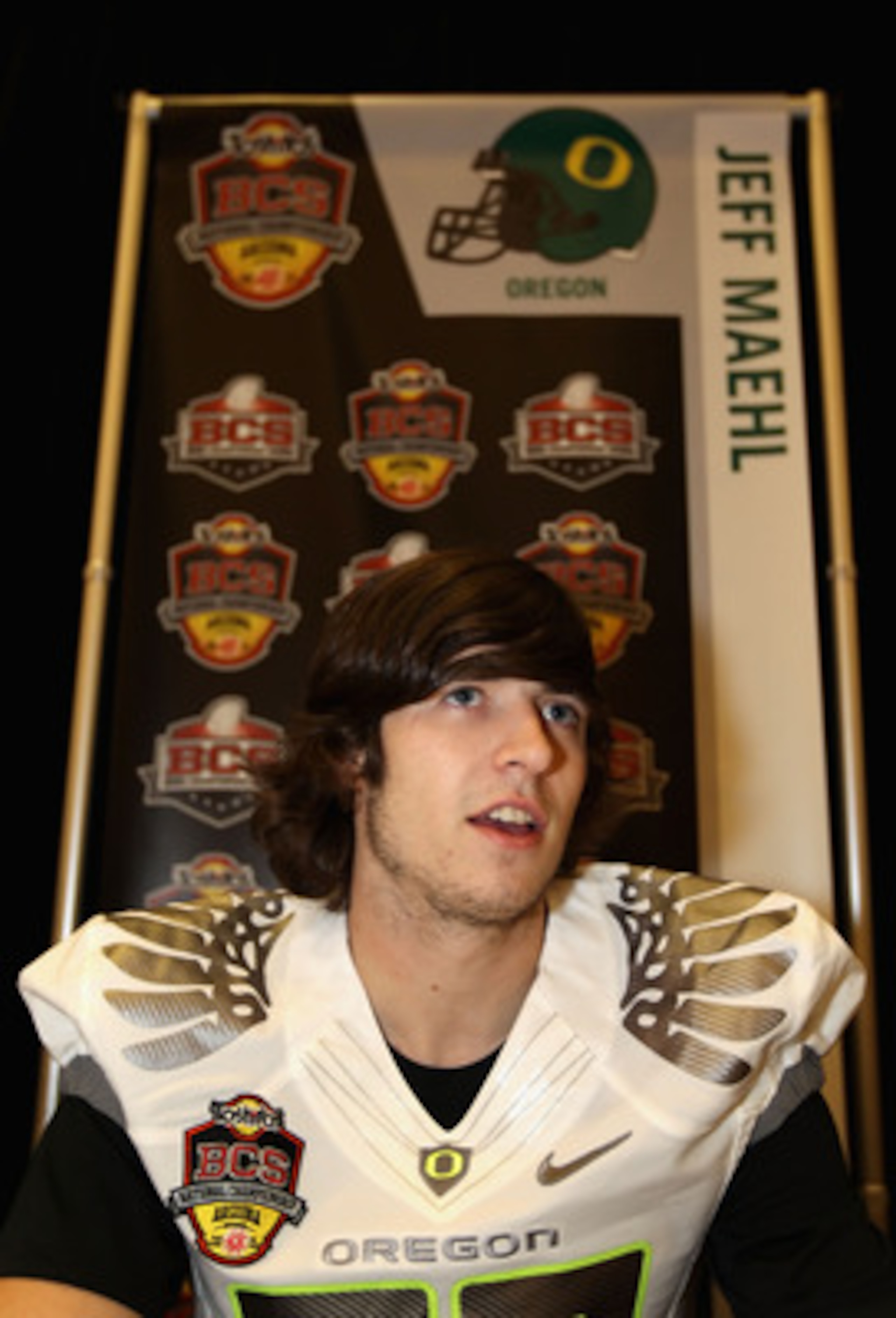 SCOTTSDALE, AZ - JANUARY 07: Wide receiver Jeff Maehl of the Oregon Ducks talks with the media during Media Day for the Tostitos BCS National Championship Game at the JW Marriott Camelback Inn on January 7, 2011 in Scottsdale, Arizona. (Photo by Christi SCOTTSDALE, AZ - JANUARY 07: Wide receiver Jeff Maehl of the Oregon Ducks talks with the media during Media Day for the Tostitos BCS National Championship Game at the JW Marriott Camelback Inn on January 7, 2011 in Scottsdale, Arizona. (Photo by Christi