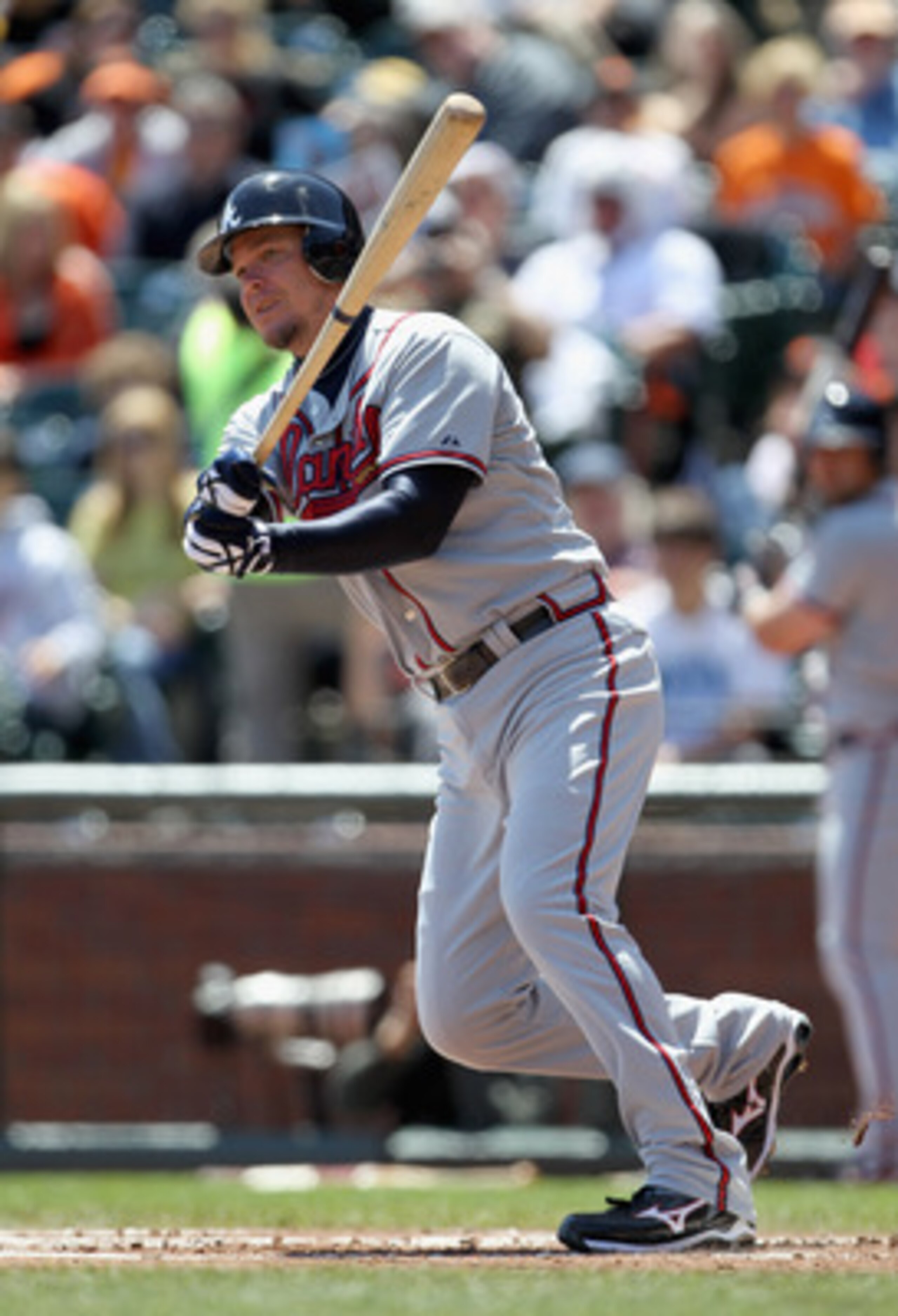 SAN FRANCISCO, CA - APRIL 24:  Chipper Jones #10 of the Atlanta Braves in action against the San Francisco Giants at AT&T Park on April 24, 2011 in San Francisco, California.  (Photo by Ezra Shaw/Getty Images)