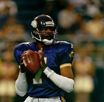 20 Sep 1998:  Quarterback Randall Cunningham #7 of the Minnesota Vikings in action during the game against the Detroit Lions at the Metrodome in Minneapolis, Minnesota. The Vikings defeated the Lions 29-6. Mandatory Credit: Tom Pidgeon  /Allsport