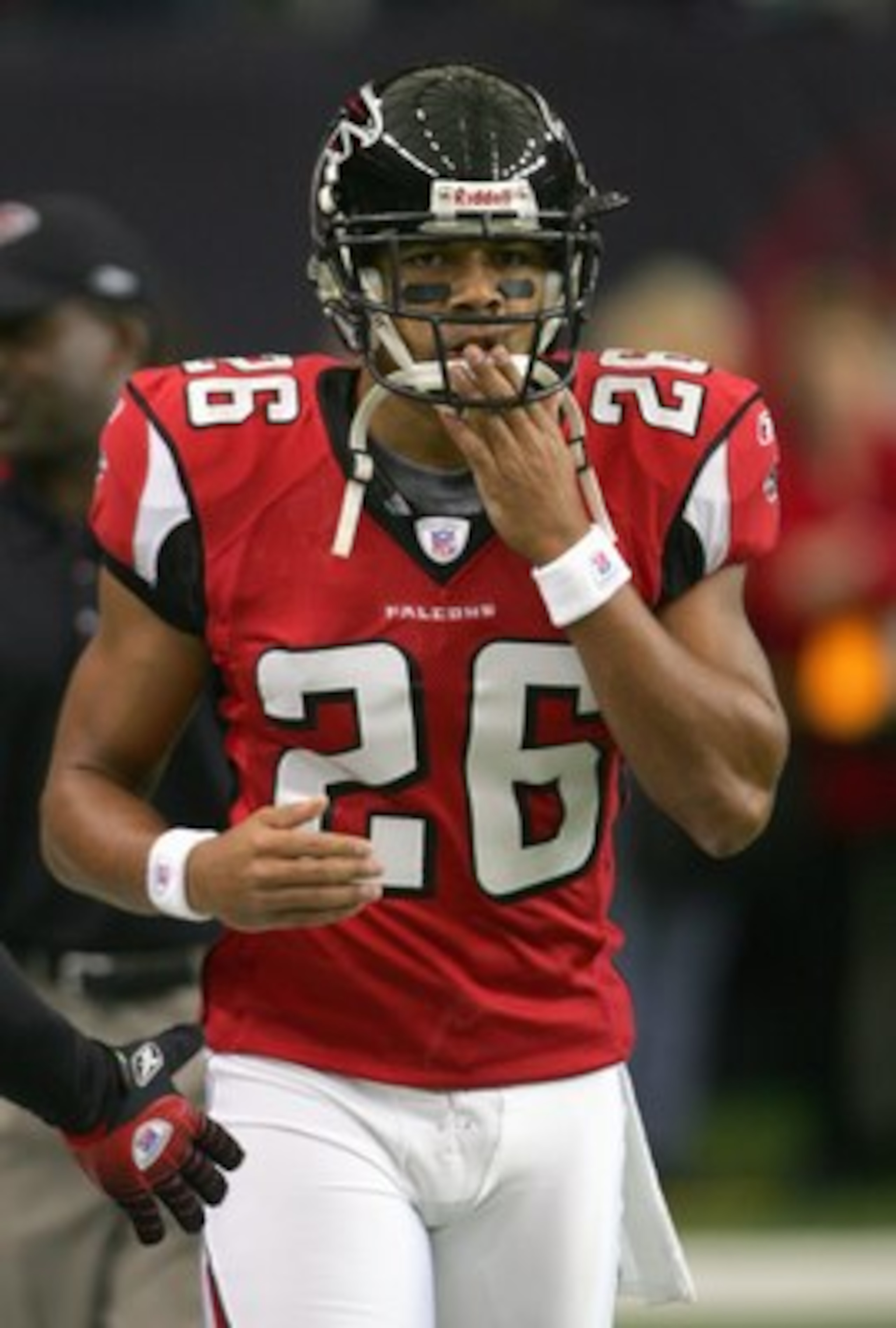 ATLANTA - OCTOBER 22: Omare Lowe #26 of the Atlanta Falcons moves on the field during the game against the Pittsburgh Steelers on October 22, 2006 at the Georgia Dome in Atlanta, Georgia. (Photo by Doug Pensinger/Getty Images) ATLANTA - OCTOBER 22: Omare Lowe #26 of the Atlanta Falcons moves on the field during the game against the Pittsburgh Steelers on October 22, 2006 at the Georgia Dome in Atlanta, Georgia. (Photo by Doug Pensinger/Getty Images)