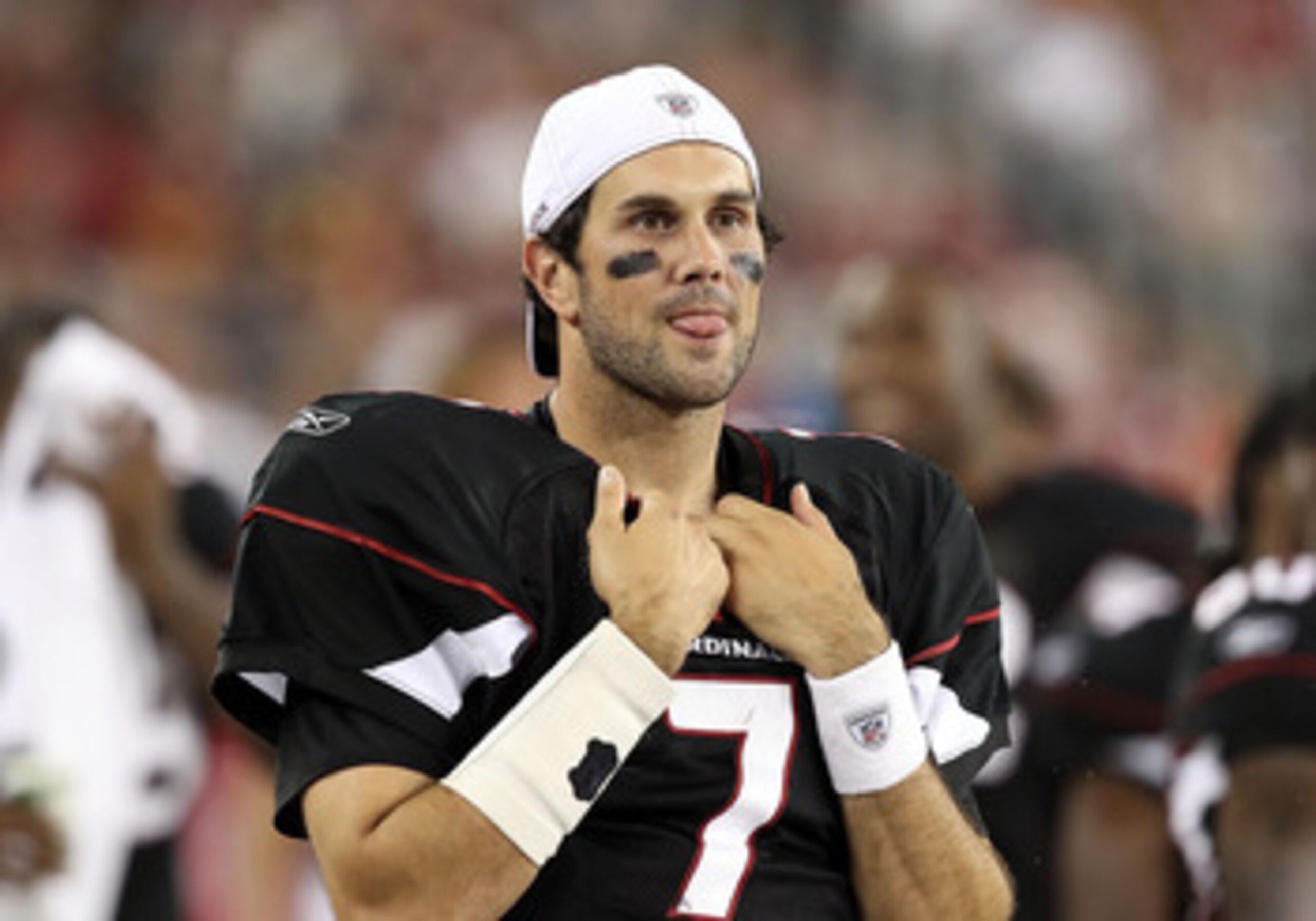 GLENDALE, AZ - SEPTEMBER 02: Quarterback Matt Leinart #7 of the Arizona Cardinals watches from the sidelines during preseason NFL game against the Washington Redskins at the University of Phoenix Stadium on September 2, 2010 in Glendale, Arizona. The Car GLENDALE, AZ - SEPTEMBER 02: Quarterback Matt Leinart #7 of the Arizona Cardinals watches from the sidelines during preseason NFL game against the Washington Redskins at the University of Phoenix Stadium on September 2, 2010 in Glendale, Arizona. The Car