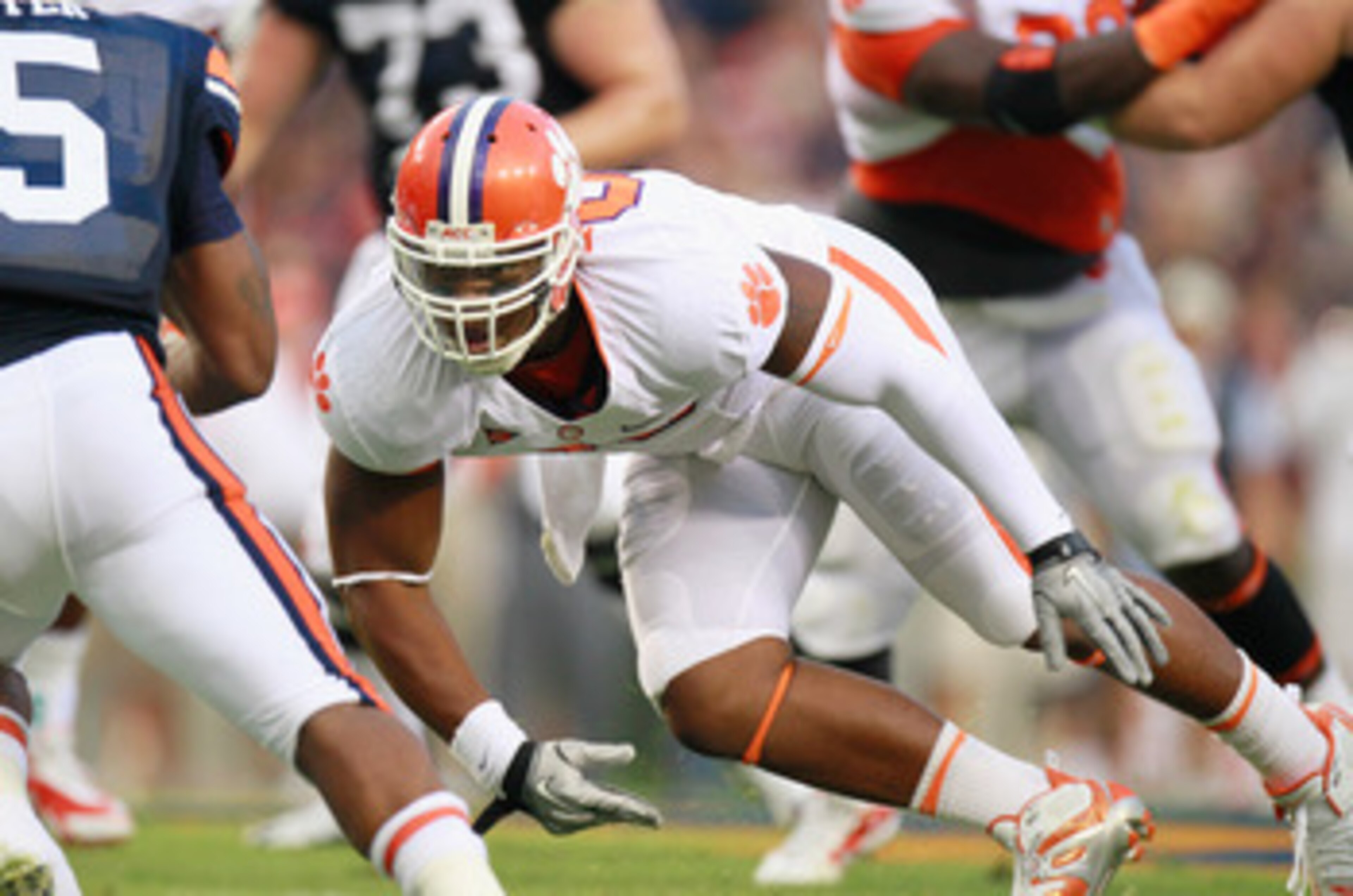 AUBURN, AL - SEPTEMBER 18: Da'Quan Bowers #93 of the Clemson Tigers against the Auburn Tigers at Jordan-Hare Stadium on September 18, 2010 in Auburn, Alabama. (Photo by Kevin C. Cox/Getty Images) AUBURN, AL - SEPTEMBER 18: Da'Quan Bowers #93 of the Clemson Tigers against the Auburn Tigers at Jordan-Hare Stadium on September 18, 2010 in Auburn, Alabama. (Photo by Kevin C. Cox/Getty Images)