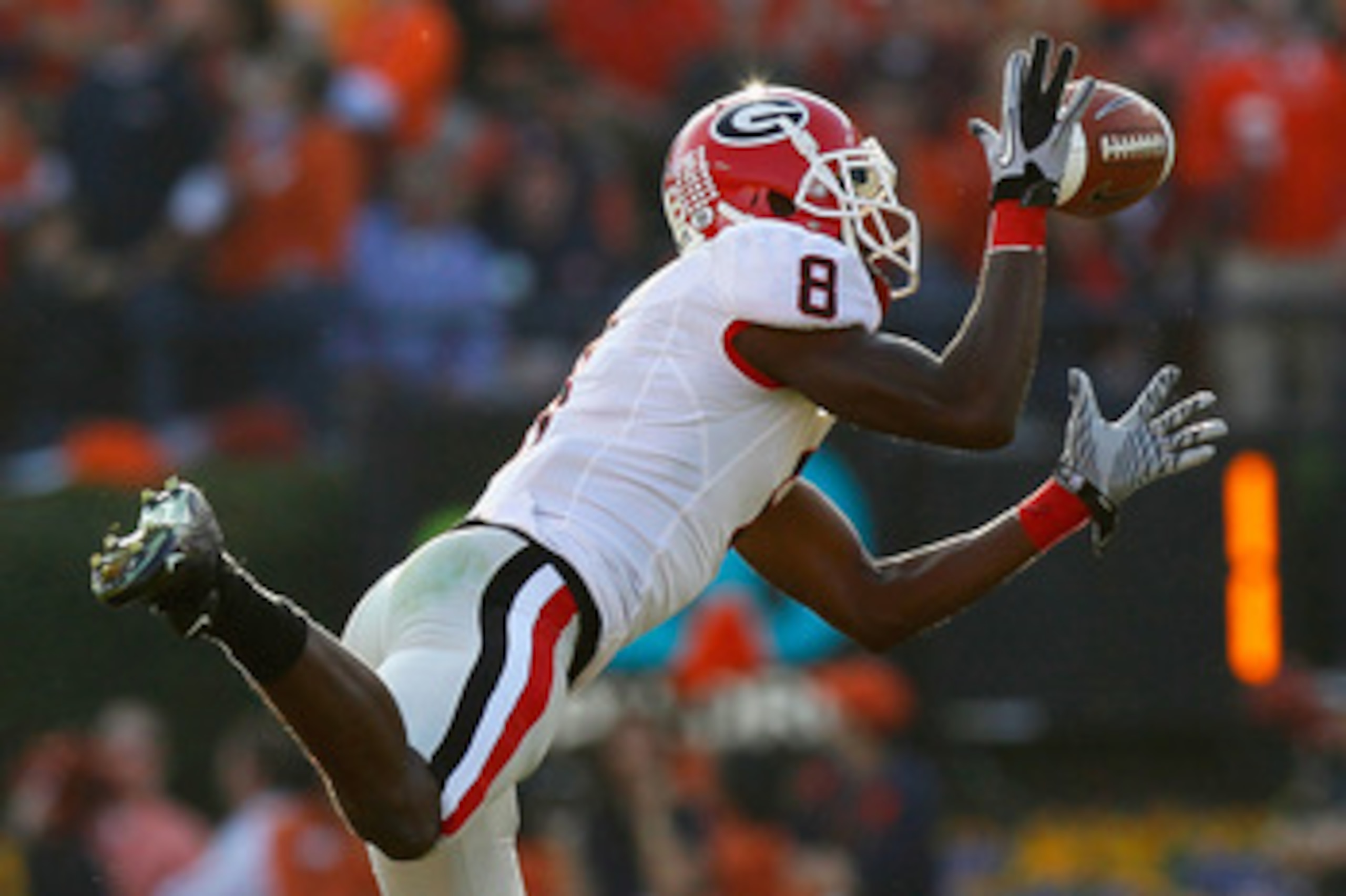 AUBURN, AL - NOVEMBER 13:  A.J. Green #8 of the Georgia Bulldogs against the Auburn Tigers at Jordan-Hare Stadium on November 13, 2010 in Auburn, Alabama.  (Photo by Kevin C. Cox/Getty Images)