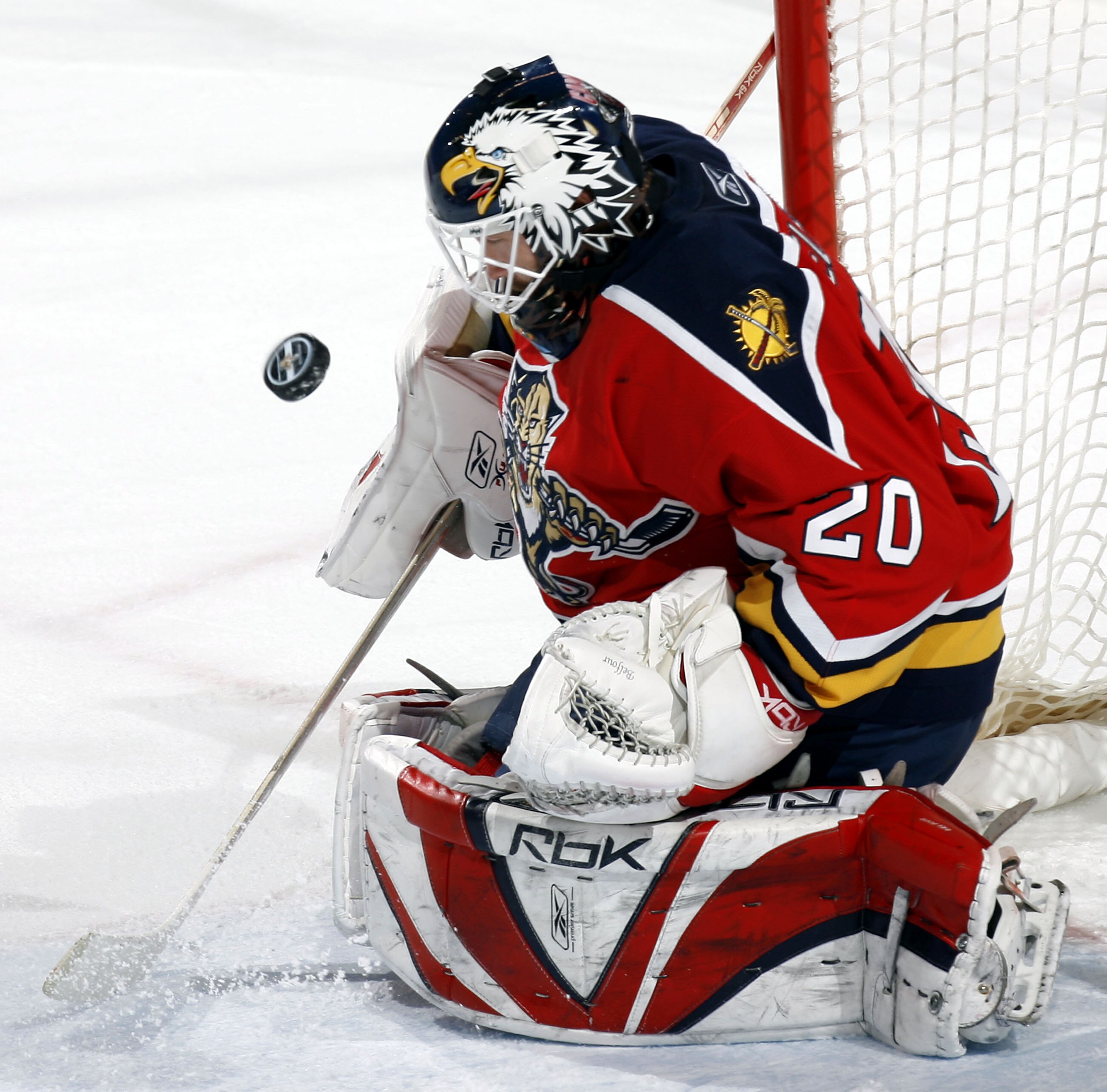 SUNRISE, FL - APRIL 1: Goaltender Ed Belfour #20 of the Florida Panthers makes a save against the Carolina Hurricanes in the second period at the Bank Atlantic Center on April 1, 2007 in Sunrise, Florida. (Photo by Eliot J. Schechter/Getty Images)