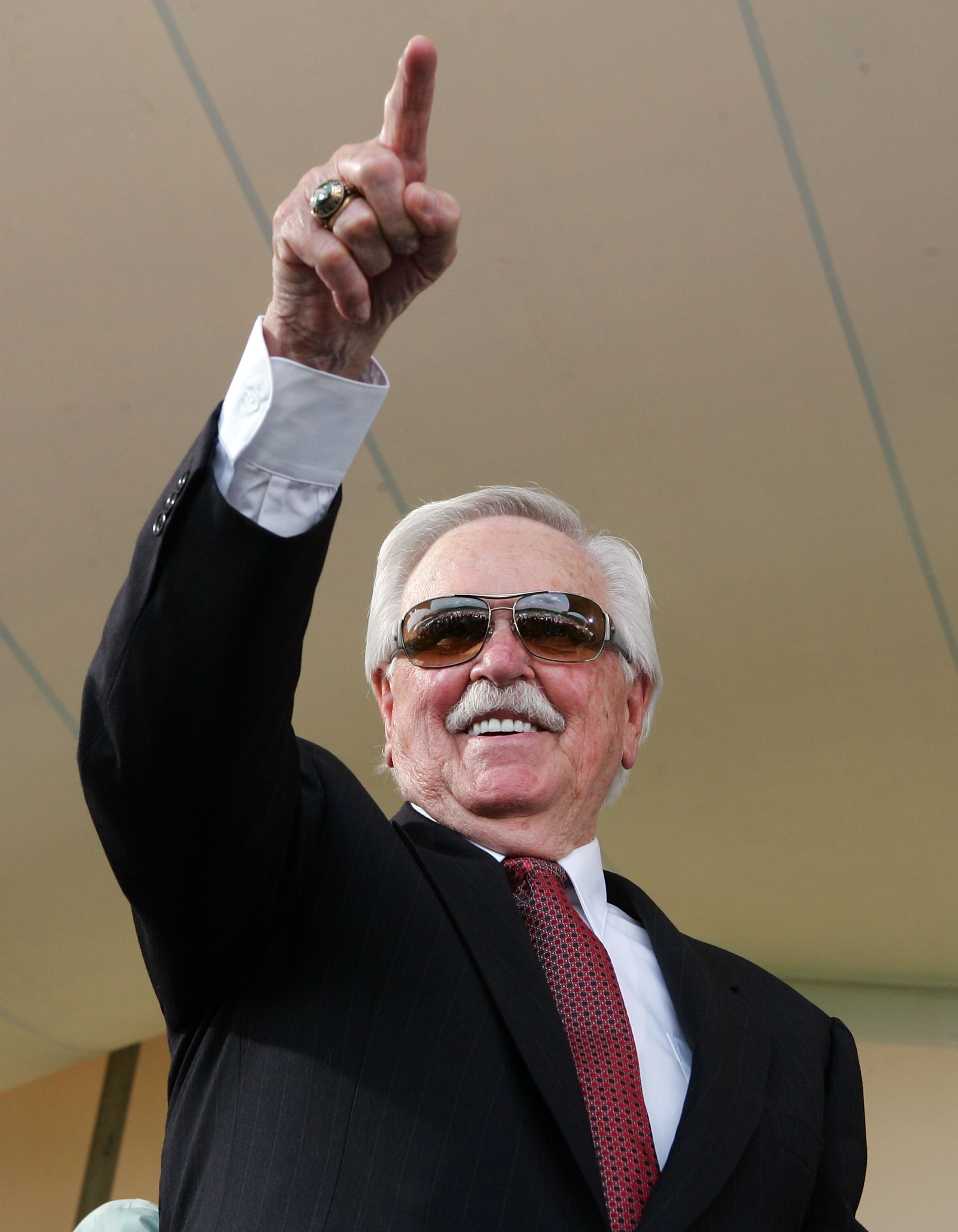 COOPERSTOWN, NY - JULY 27: Hall of Famer Dick Williams waves to the crowd after his induction into the Baseball Hall of Fame at Clark Sports Center on July 27, 2008 in Cooperstown, New York. (Photo by Jim McIsaac/Getty Images) COOPERSTOWN, NY - JULY 27: Hall of Famer Dick Williams waves to the crowd after his induction into the Baseball Hall of Fame at Clark Sports Center on July 27, 2008 in Cooperstown, New York. (Photo by Jim McIsaac/Getty Images)