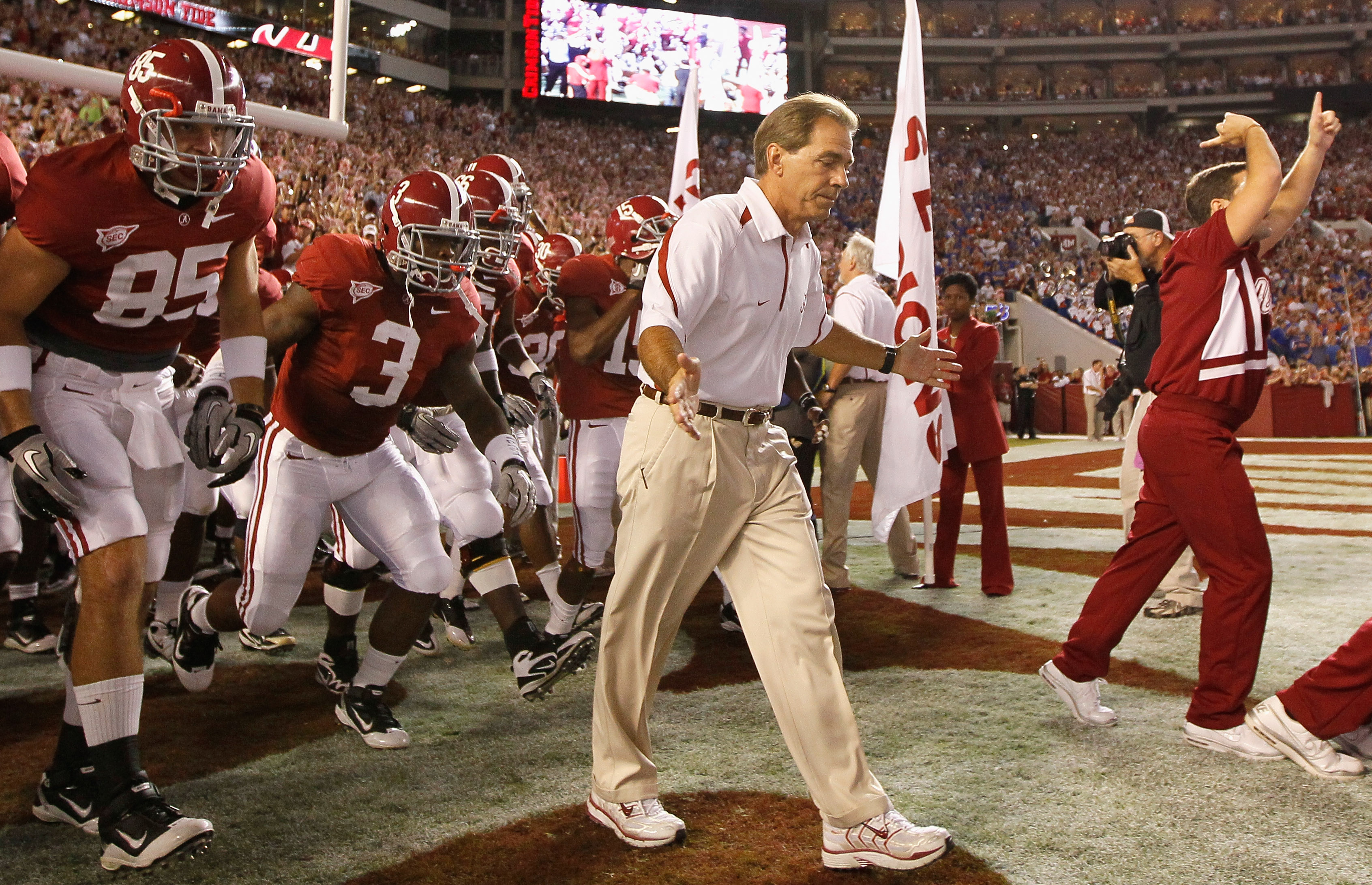 TUSCALOOSA, AL - OCTOBER 02:  Head coach Nick Saban of the Alabama Crimson Tide against the Florida Gators at Bryant-Denny Stadium on October 2, 2010 in Tuscaloosa, Alabama.  (Photo by Kevin C. Cox/Getty Images)