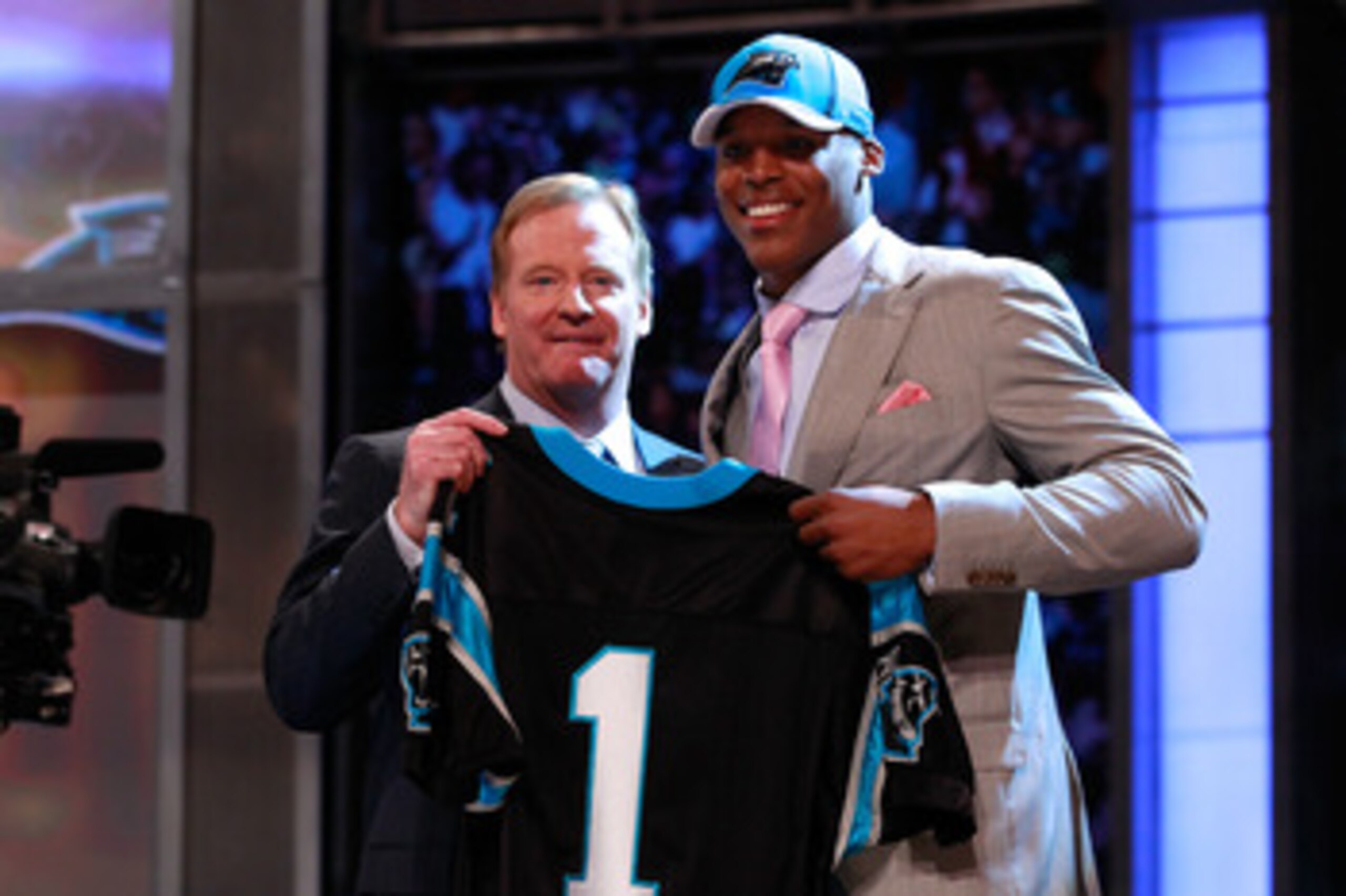 NEW YORK, NY - APRIL 28: NFL COmmissioner Roger Goodell poses for a photo with Carolina Panthers #1 overall pick Cam Newton from the UNiversity of Auburn during the 2011 NFL Draft at Radio City Music Hall on April 28, 2011 in New York City. (Photo by Ch NEW YORK, NY - APRIL 28: NFL COmmissioner Roger Goodell poses for a photo with Carolina Panthers #1 overall pick Cam Newton from the UNiversity of Auburn during the 2011 NFL Draft at Radio City Music Hall on April 28, 2011 in New York City. (Photo by Ch