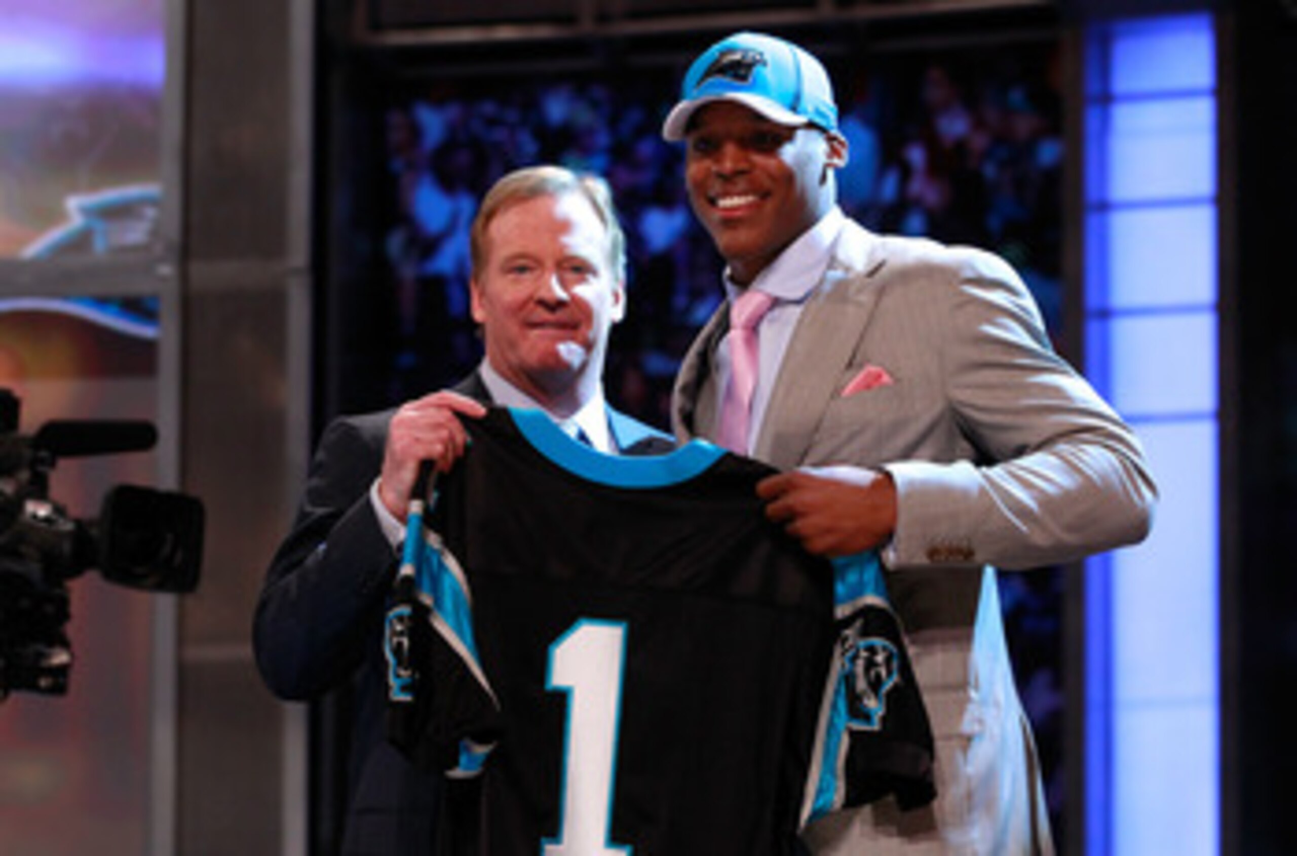 NEW YORK, NY - APRIL 28: NFL COmmissioner Roger Goodell poses for a photo with Carolina Panthers #1 overall pick Cam Newton from the UNiversity of Auburn during the 2011 NFL Draft at Radio City Music Hall on April 28, 2011 in New York City. (Photo by Ch NEW YORK, NY - APRIL 28: NFL COmmissioner Roger Goodell poses for a photo with Carolina Panthers #1 overall pick Cam Newton from the UNiversity of Auburn during the 2011 NFL Draft at Radio City Music Hall on April 28, 2011 in New York City. (Photo by Ch