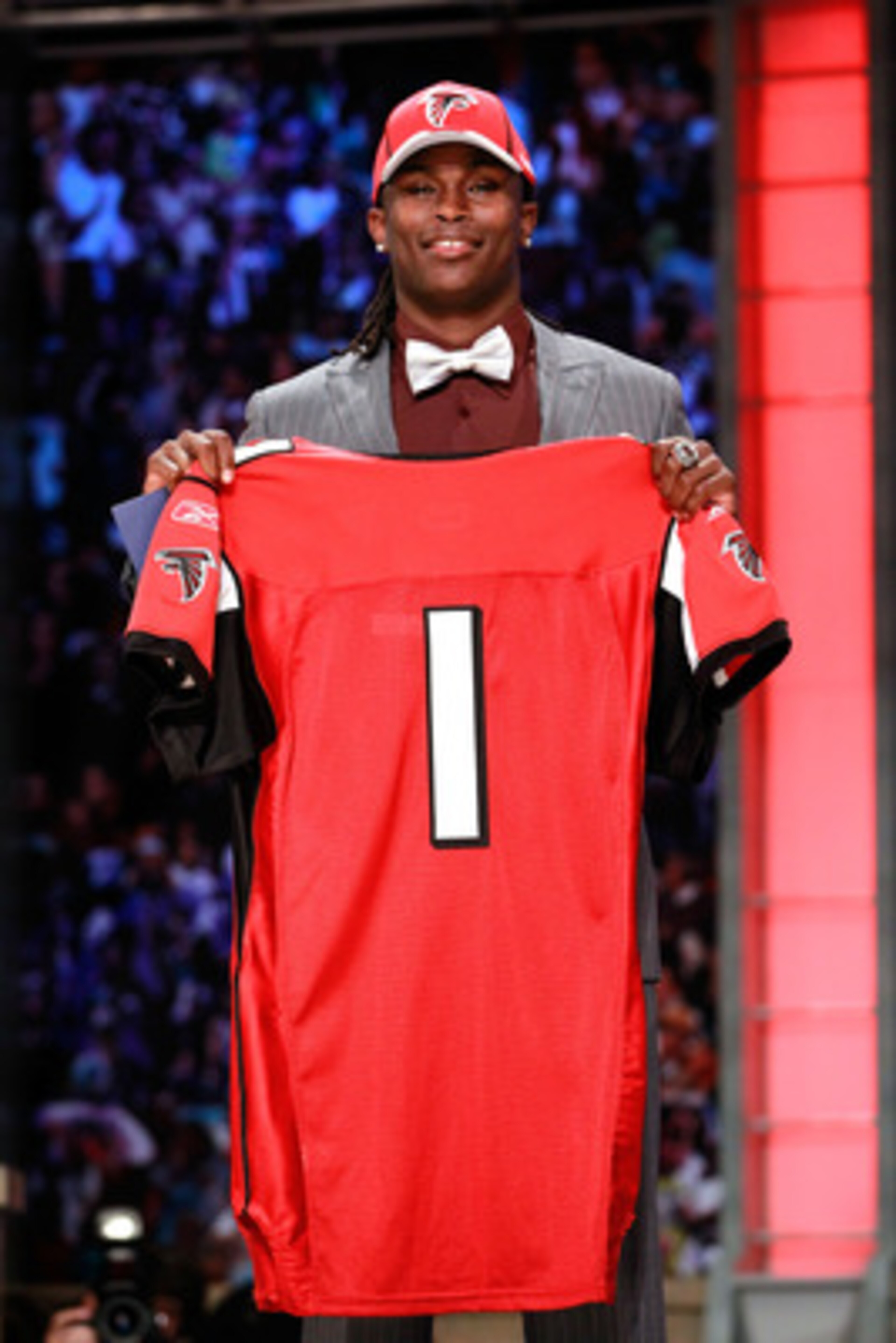 NEW YORK, NY - APRIL 28: Julio Jones, #6 overall pick by the Atlanta Falcons, holds up a jersey on stage during the 2011 NFL Draft at Radio City Music Hall on April 28, 2011 in New York City. (Photo by Chris Trotman/Getty Images) NEW YORK, NY - APRIL 28: Julio Jones, #6 overall pick by the Atlanta Falcons, holds up a jersey on stage during the 2011 NFL Draft at Radio City Music Hall on April 28, 2011 in New York City. (Photo by Chris Trotman/Getty Images)