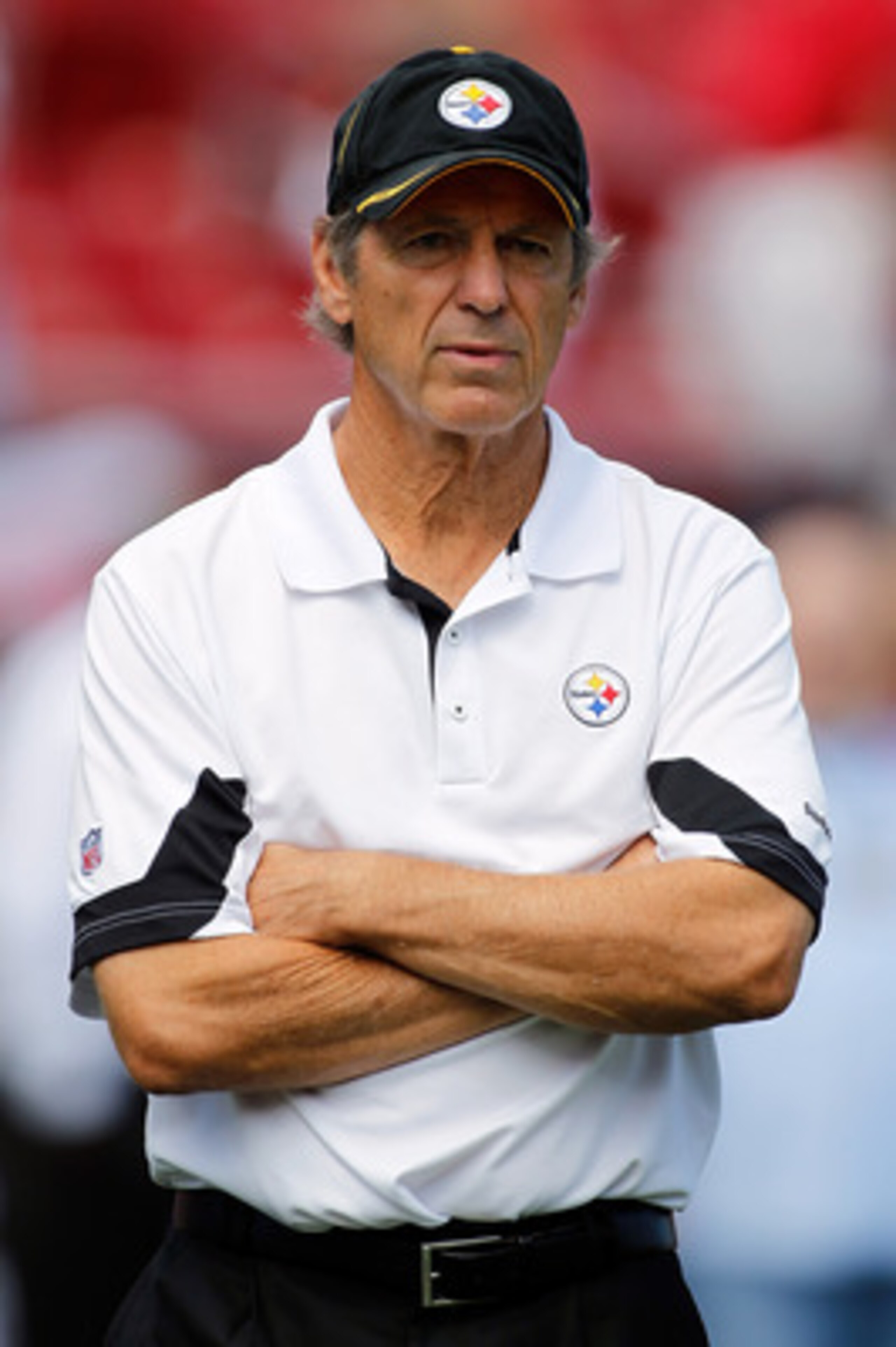 TAMPA, FL - SEPTEMBER 26: Defensive coordinator Dick LeBeau of the Pittsburgh Steelers watches his team play the Tampa Bay Buccaneers during their game at Raymond James Stadium on September 26, 2010 in Tampa, Florida. (Photo by J. Meric/Getty Images) TAMPA, FL - SEPTEMBER 26: Defensive coordinator Dick LeBeau of the Pittsburgh Steelers watches his team play the Tampa Bay Buccaneers during their game at Raymond James Stadium on September 26, 2010 in Tampa, Florida. (Photo by J. Meric/Getty Images)