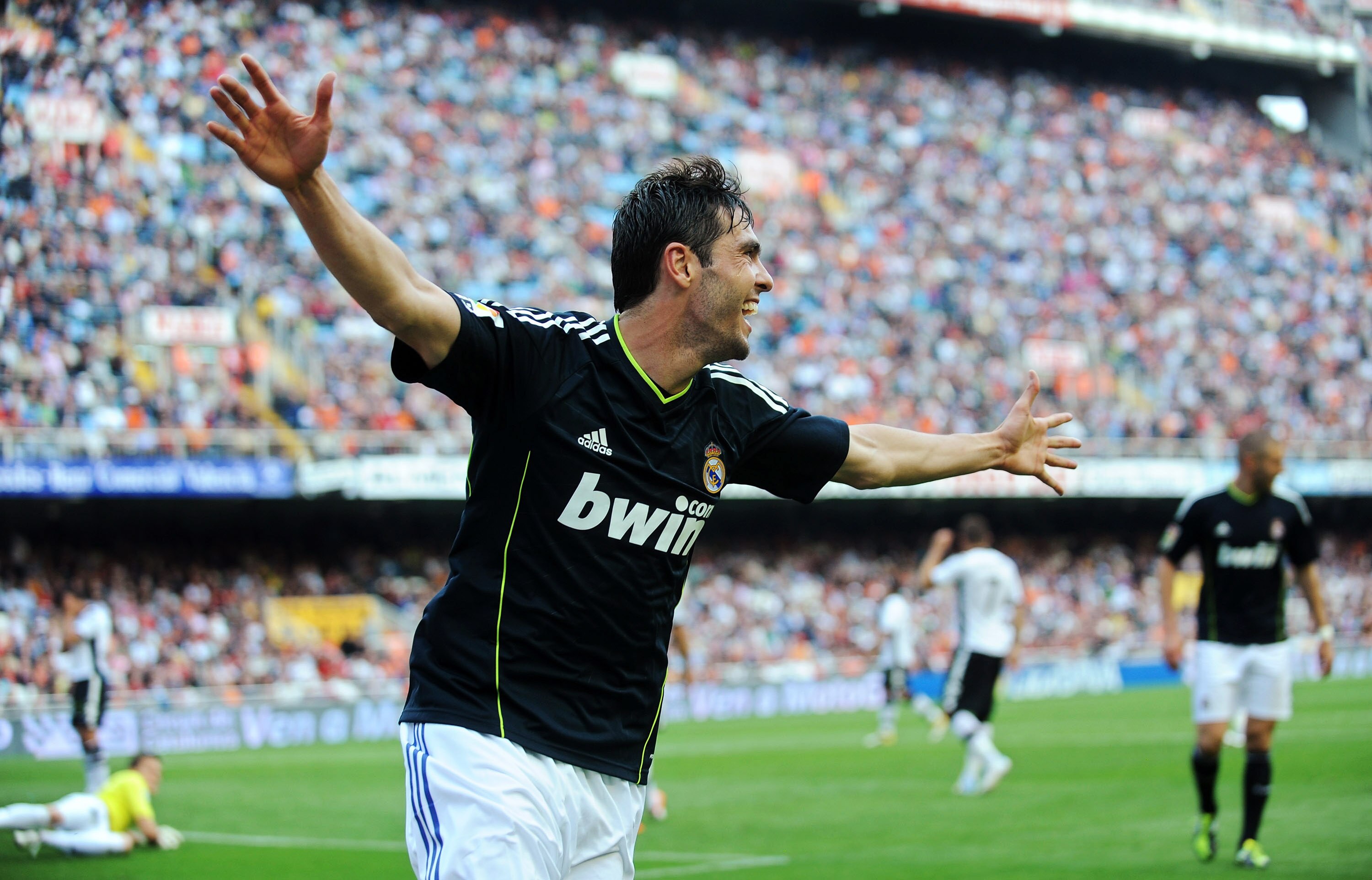 VALENCIA, SPAIN - APRIL 23:  Kaka of Real Madrid celebrates after scoring his second goal against Valencia during the La Liga match between Valencia and Real Madrid at Estadio Mestalla on April 23, 2011 in Valencia, Spain.  (Photo by Denis Doyle/Getty Ima