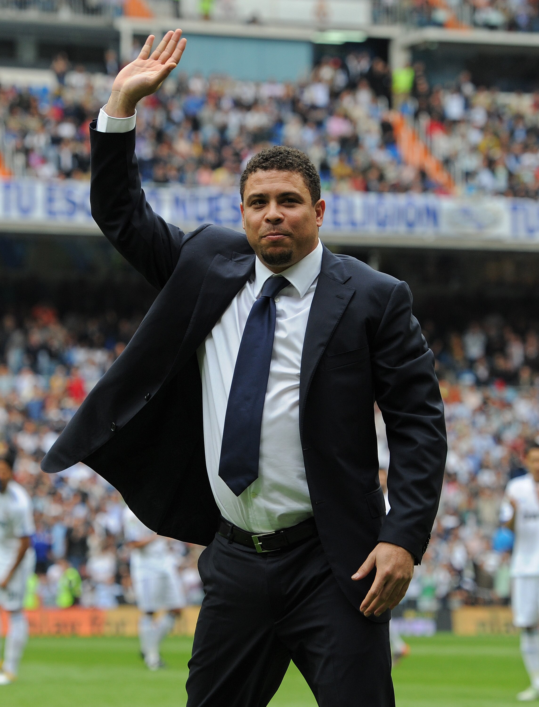 MADRID, SPAIN - APRIL 02:  Former Brazilian international Ronaldo acknowledges the crowd prior to the start of the la Liga match between Real Madrid and Sporting Gijon  at Estadio Santiago Bernabeu on April 2, 2011 in Madrid, Spain.  (Photo by Jasper Juin