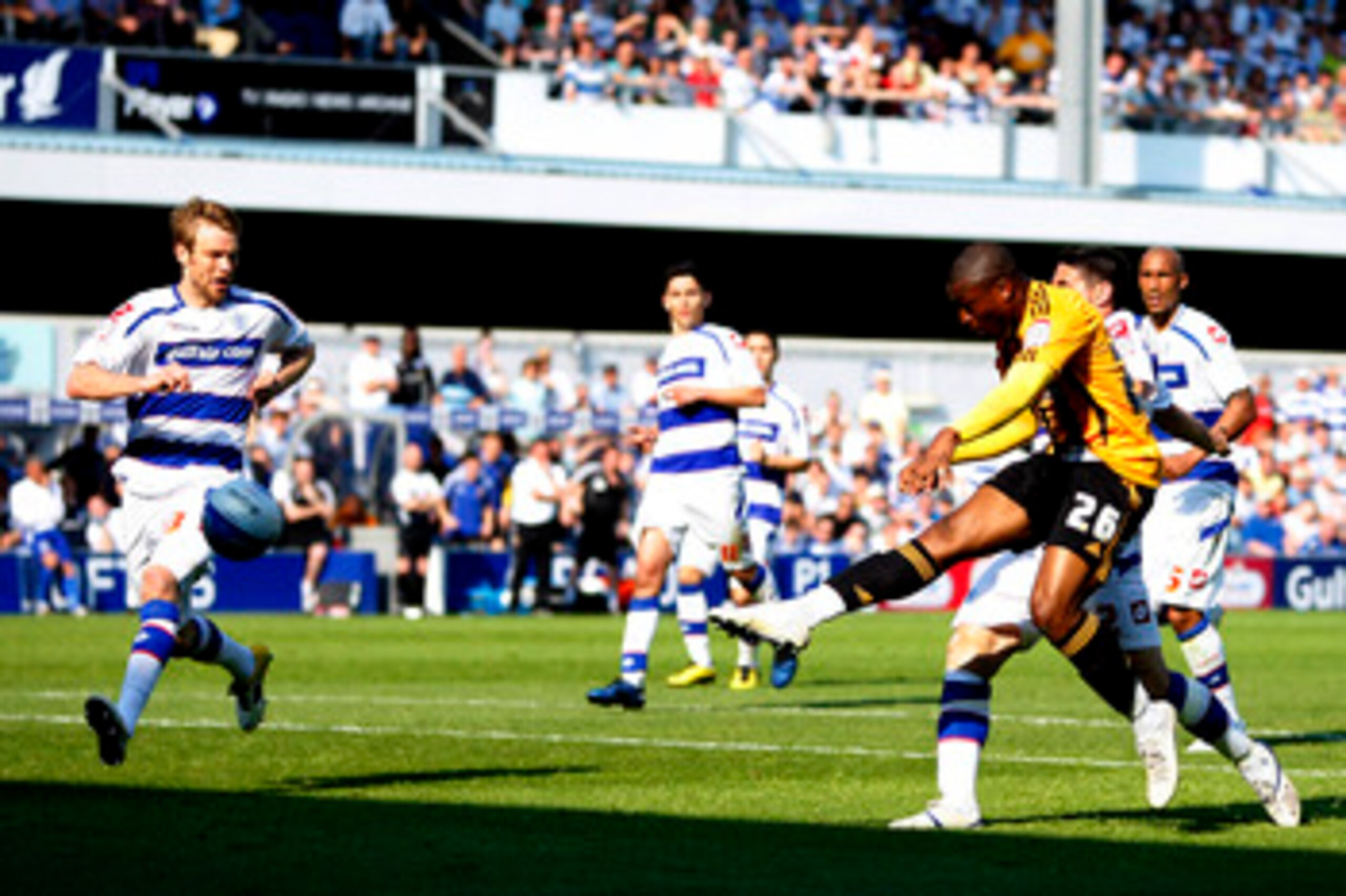 LONDON, ENGLAND - APRIL 25:  David Amoo of Hull scores a goal during the npower Championship match between Queens Park Rangers and Hull City at Loftus Road on April 25, 2011 in London, England.  (Photo by Dan Istitene/Getty Images)