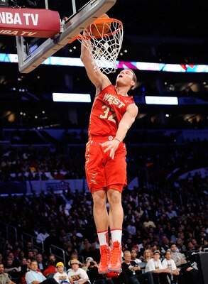 LOS ANGELES, CA - FEBRUARY 20:  Blake Griffin #32 of the Los Angeles Clippers and the Western Conference dunks the ball in the second half in the 2011 NBA All-Star Game at Staples Center on February 20, 2011 in Los Angeles, California. NOTE TO USER: User 