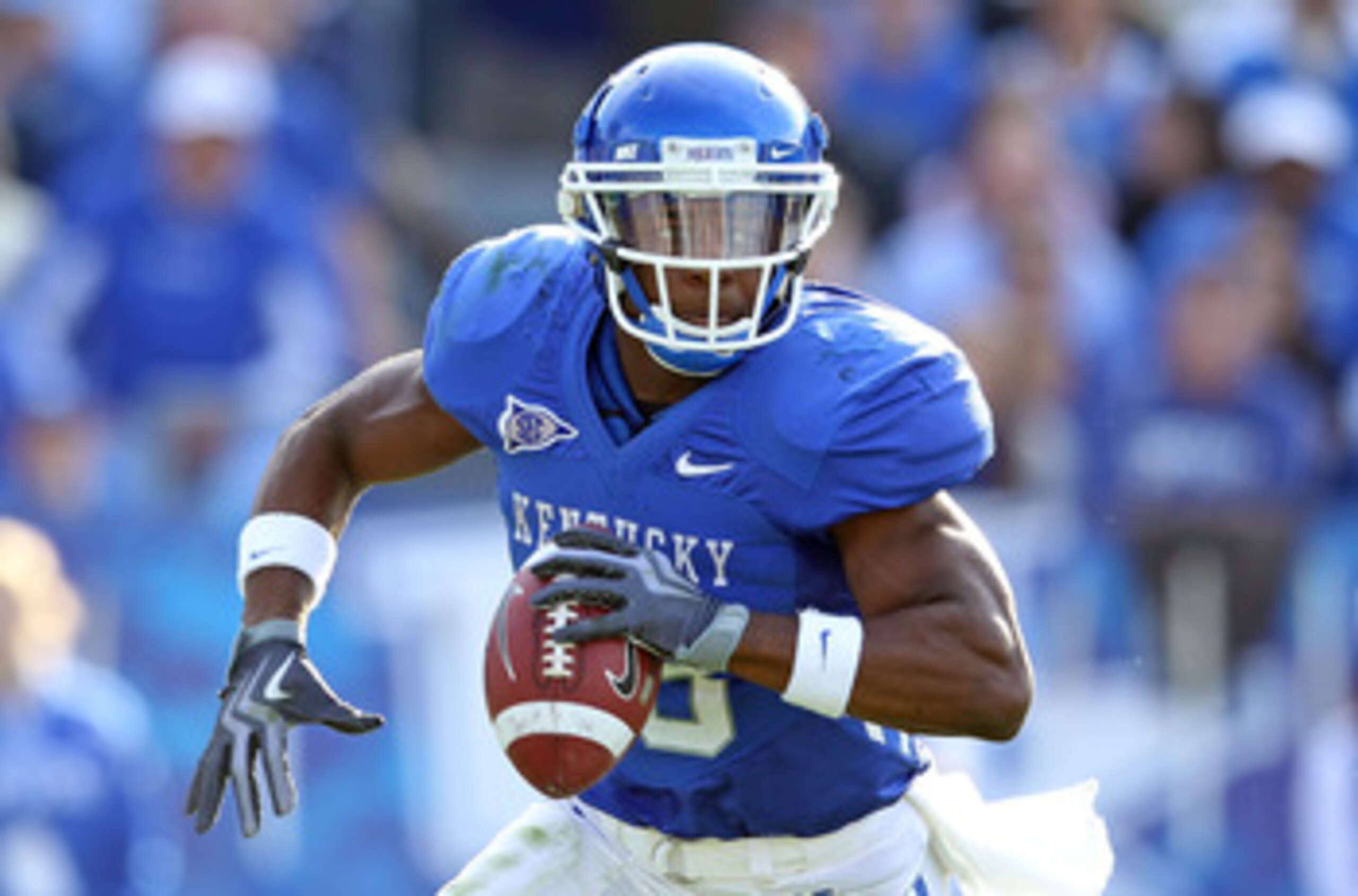 LEXINGTON, KY - NOVEMBER 13:  Randall Cobb #18 of the Kentucky Wildcats runs with the ball during the game against the Vanderbilt Commodores at Commonwealth Stadium on November 13, 2010 in Lexington, Kentucky. Kentucky won 38-20.  (Photo by Andy Lyons/Get