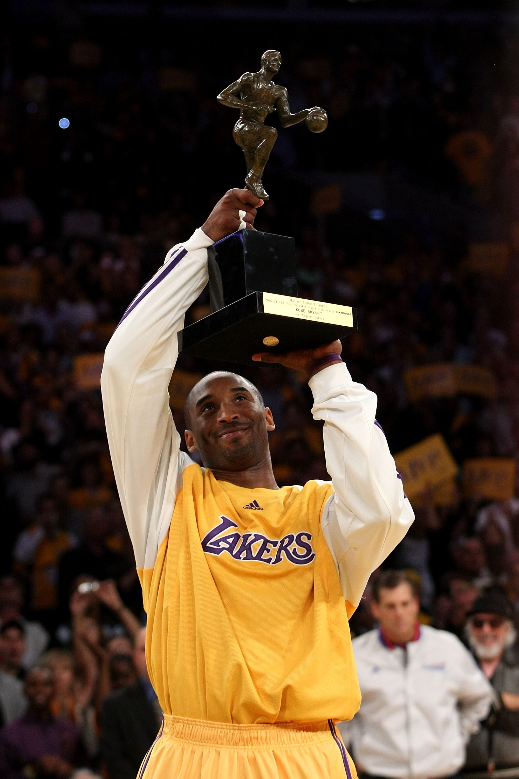 LOS ANGELES, CA - MAY 07:  Kobe Bryant #24 of the Los Angeles Lakers looks up at the MVP Trophy before the start of Game Two of the Western Conference Semifinals against the Utah Jazz during the 2008 NBA Playoffs on May 7, 2008 at Staples Center in Los An
