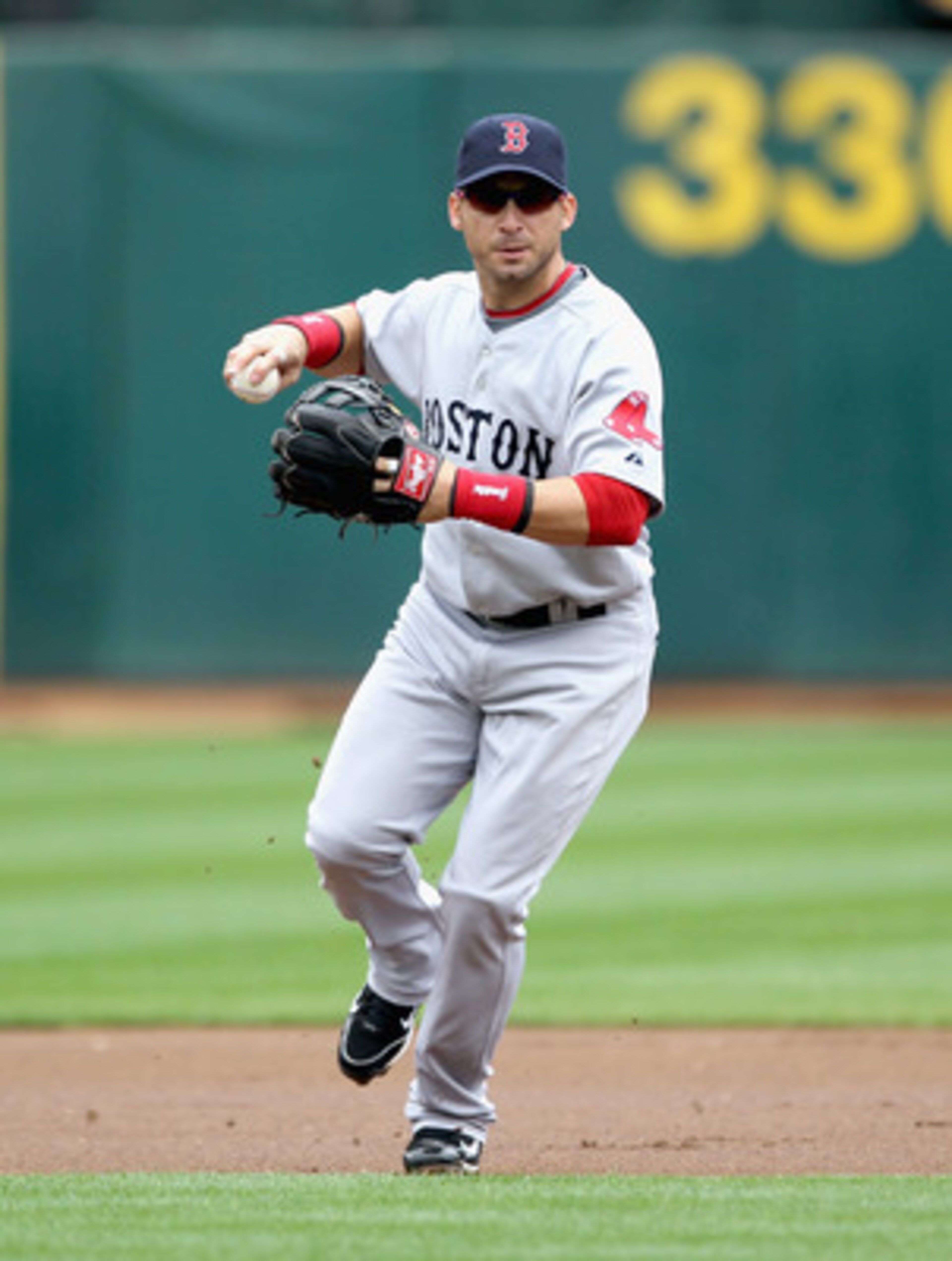 OAKLAND, CA - APRIL 20:  Marco Scutaro #10 of the Boston Red Sox in action against the Oakland Athletics at Oakland-Alameda County Coliseum on April 20, 2011 in Oakland, California.  (Photo by Ezra Shaw/Getty Images)