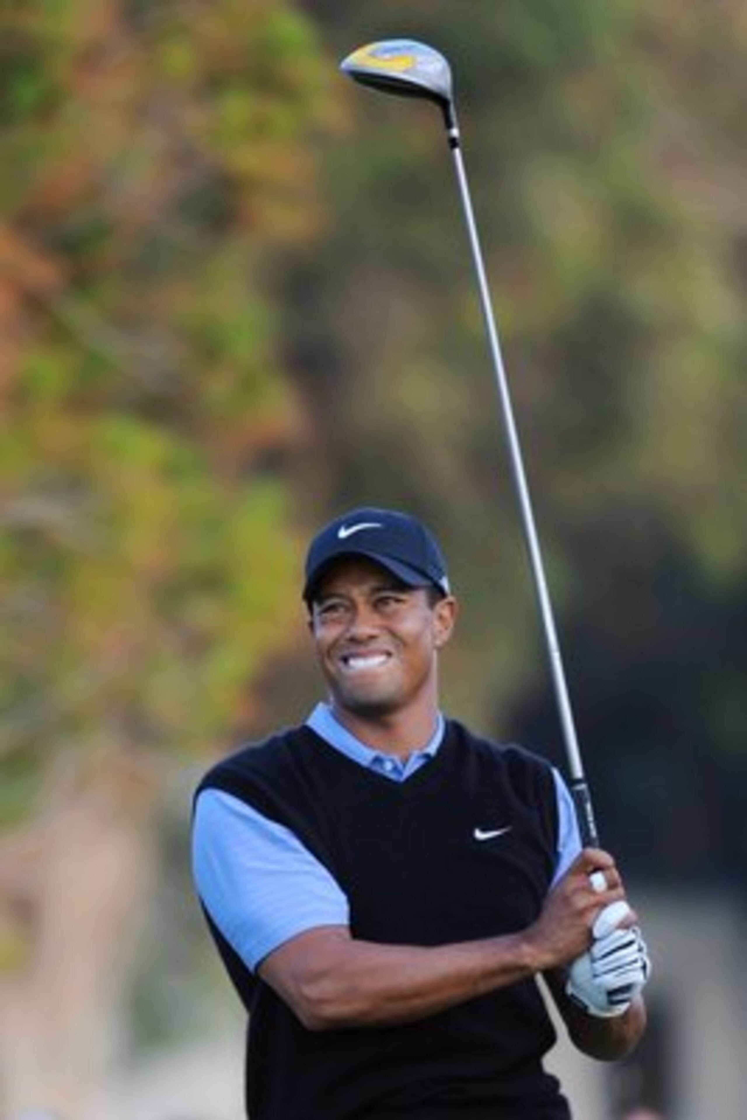 SAN DIEGO - JUNE 14:  Tiger Woods reacts to his shot and winces due to pain from his knee injury during the third round of the 108th U.S. Open at the Torrey Pines Golf Course (South Course) on June 14, 2008 in San Diego, California.  (Photo by Harry How/G