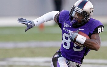 FORT WORTH, TX - OCTOBER 16:  Wide receiver Jeremy Kerley #85 of the TCU Horned Frogs carries the ball against the BYU Cougars at Amon G. Carter Stadium on October 16, 2010 in Fort Worth, Texas.  TCU beat BYU 31-3.  (Photo by Tom Pennington/Getty Images)