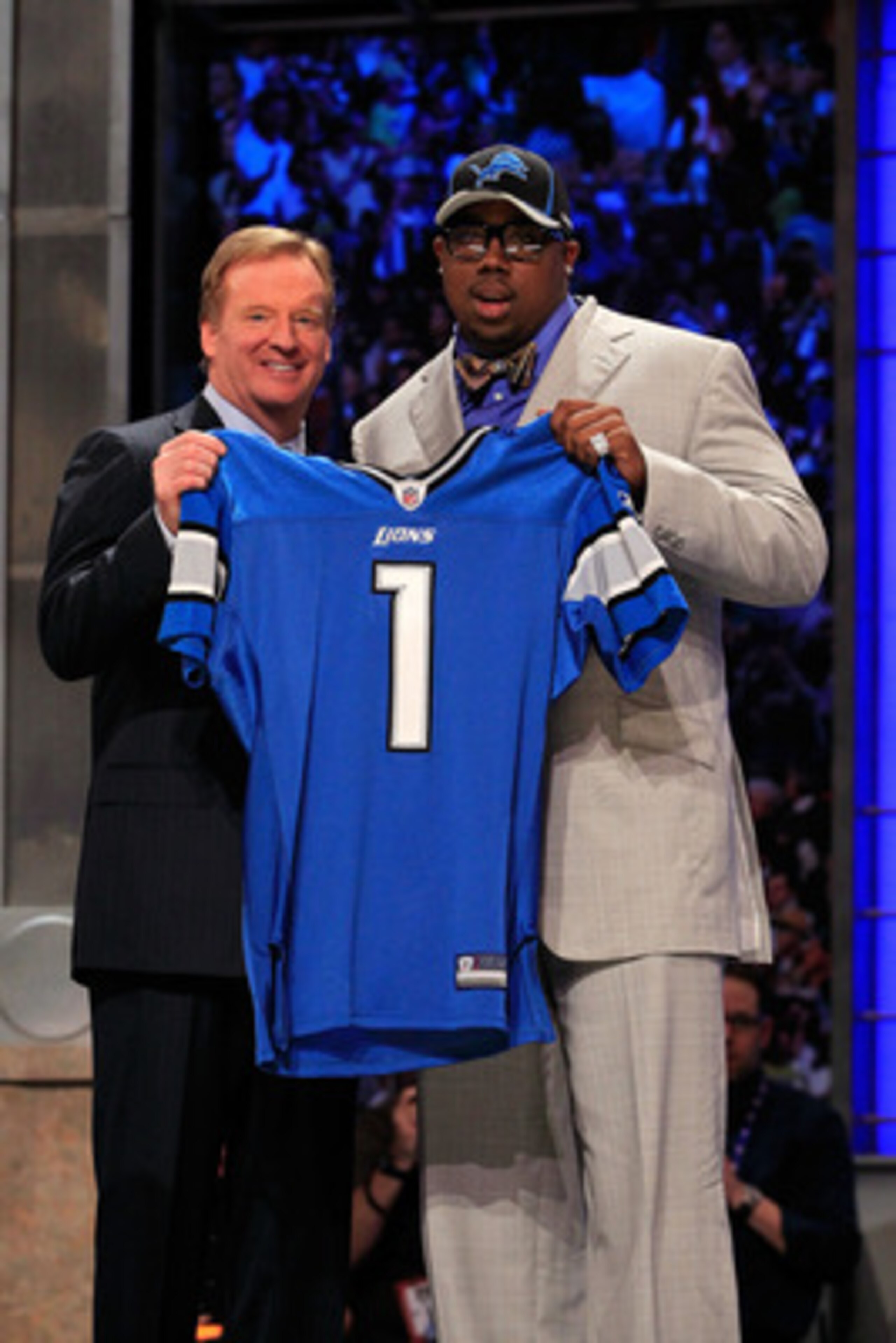 NEW YORK, NY - APRIL 28:  NFL Commissioner Roger Goodell poses for a photo with Nick Fairley, #13 overall pick by the Detriot Lions, during the 2011 NFL Draft at Radio City Music Hall on April 28, 2011 in New York City.  (Photo by Chris Trotman/Getty Imag